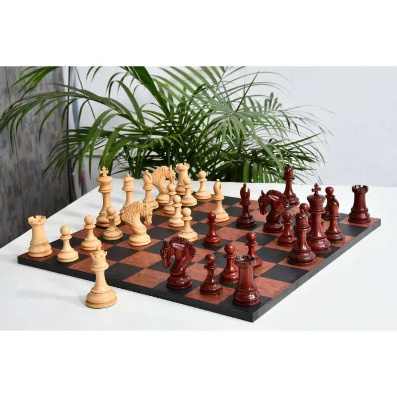 Chess Bazaar Excalibur Series Chess Pieces (Bud Rosewood/Boxwood) With 48cm Black Anigre & Red Ash Burl Borderless Chess Board