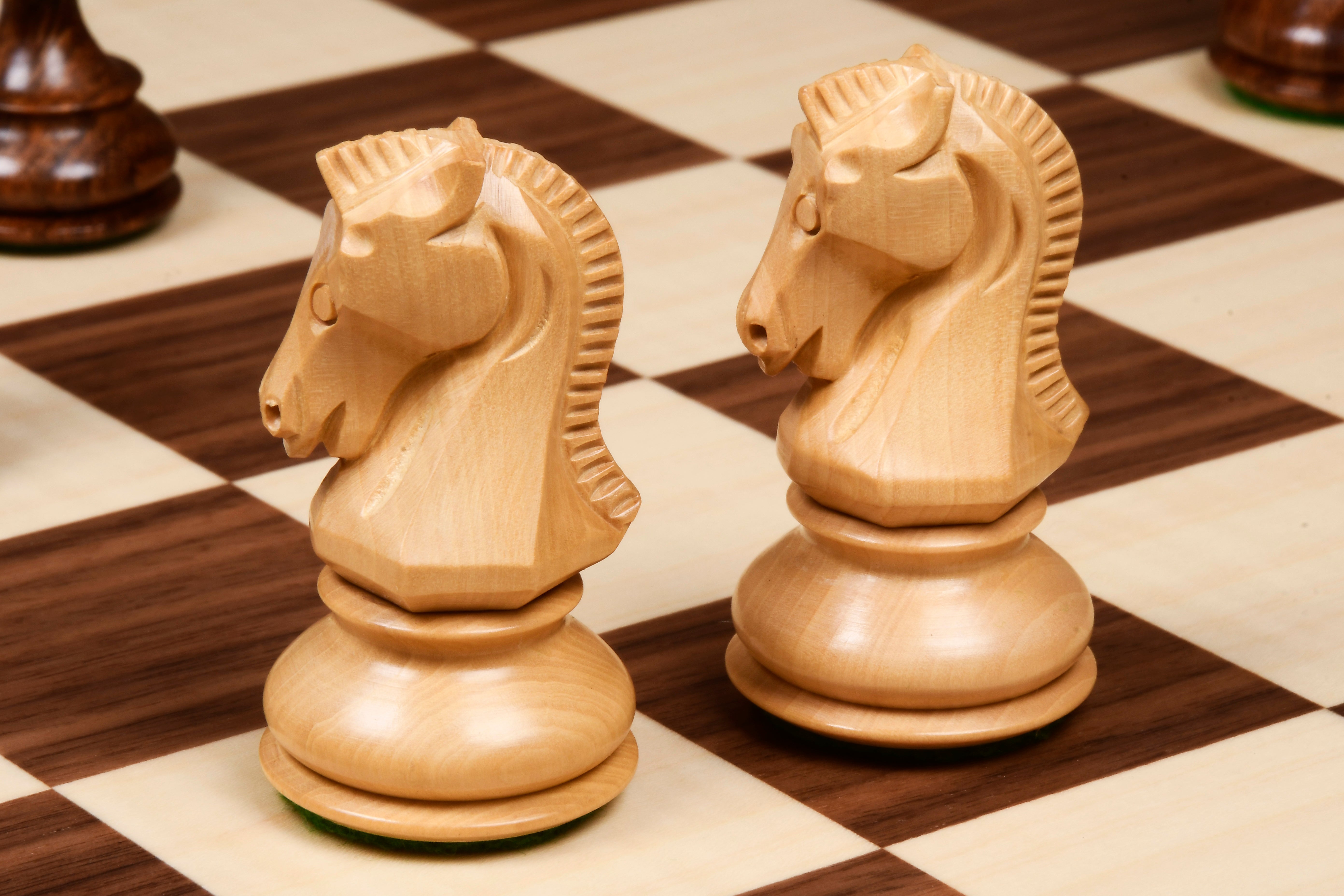 Sheesham dark pieces and boxwood light pieces, 1950 Dubrovnik reproduction chessmen