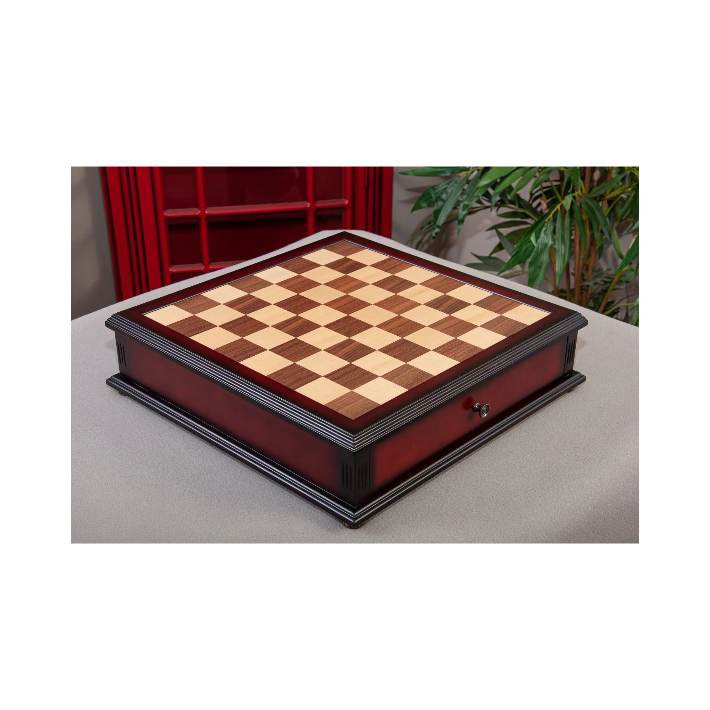 House Of Staunton Reykjavik II Series Tournament Chess Set and Tiroir Combination
