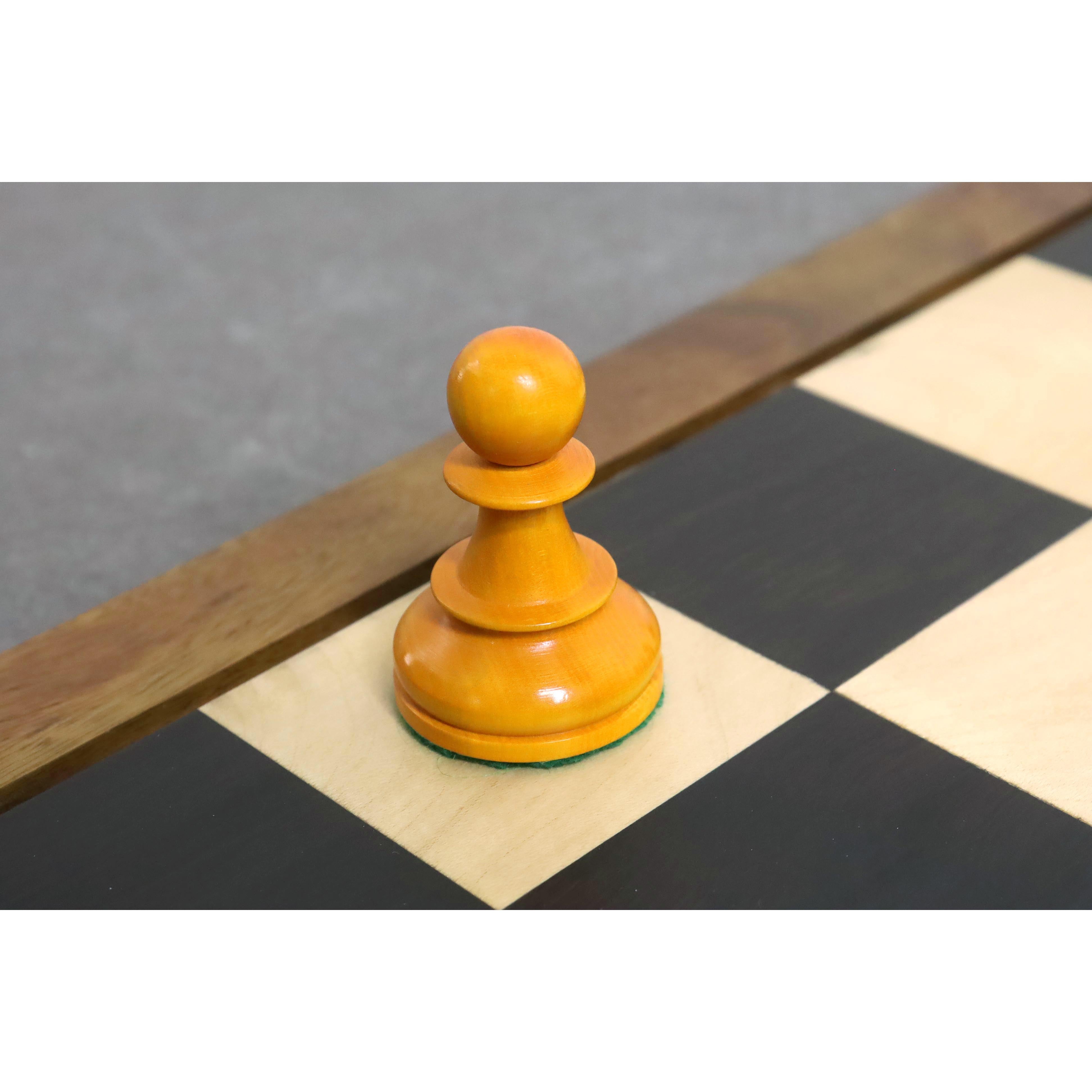 Antiqued boxwood Dubrovnik pawn in close up