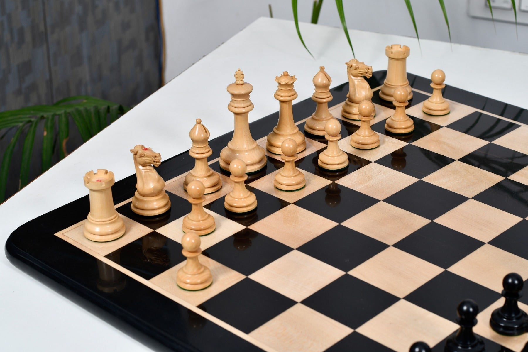 1865 Steinitz Staunton wooden chess pieces, 95mm king, Genuine ebony finish