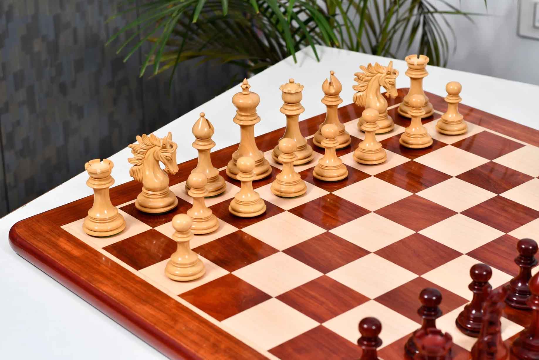 Full 34 piece Arabian Knight Artisan Staunton chess pieces in bud rosewood and boxwood, Sterling Chess Australia