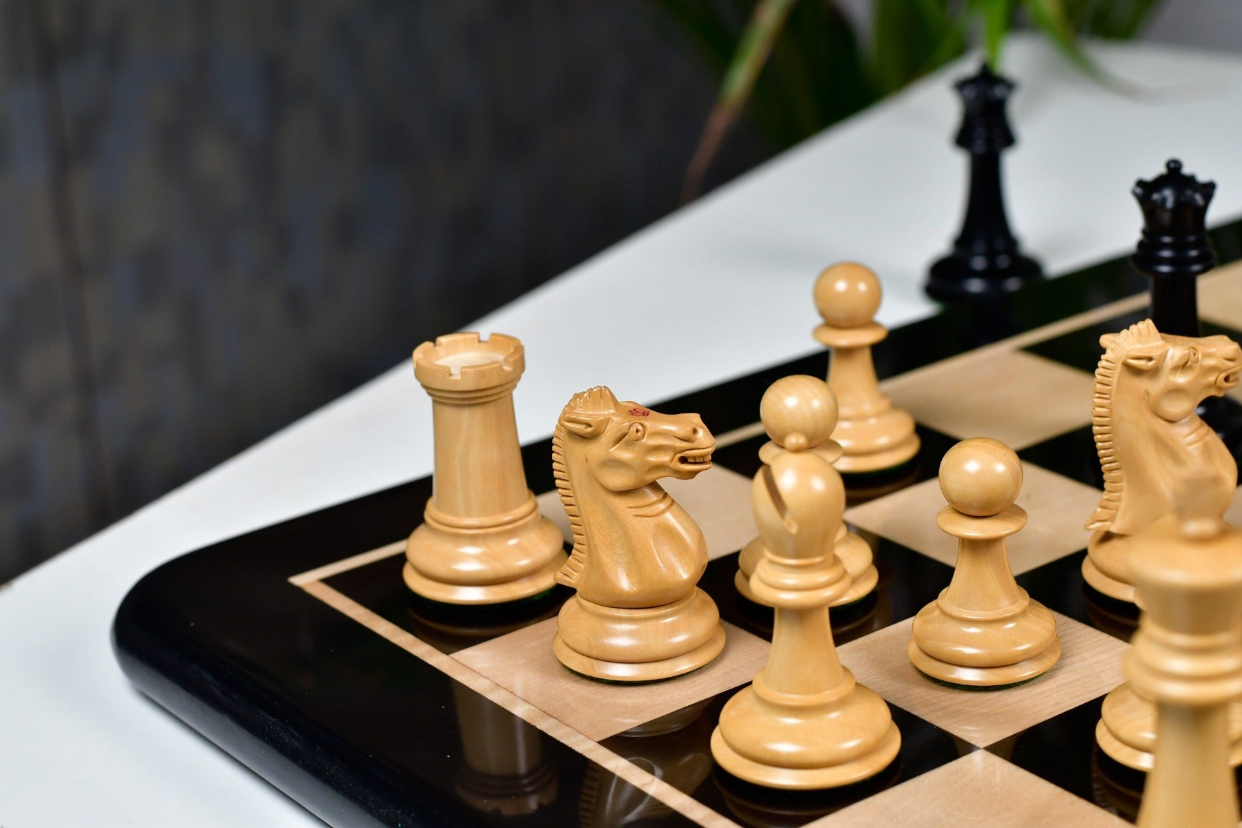 1915-25 Nimzovich Staunton wooden chess pieces, 95mm king, Ebony finish