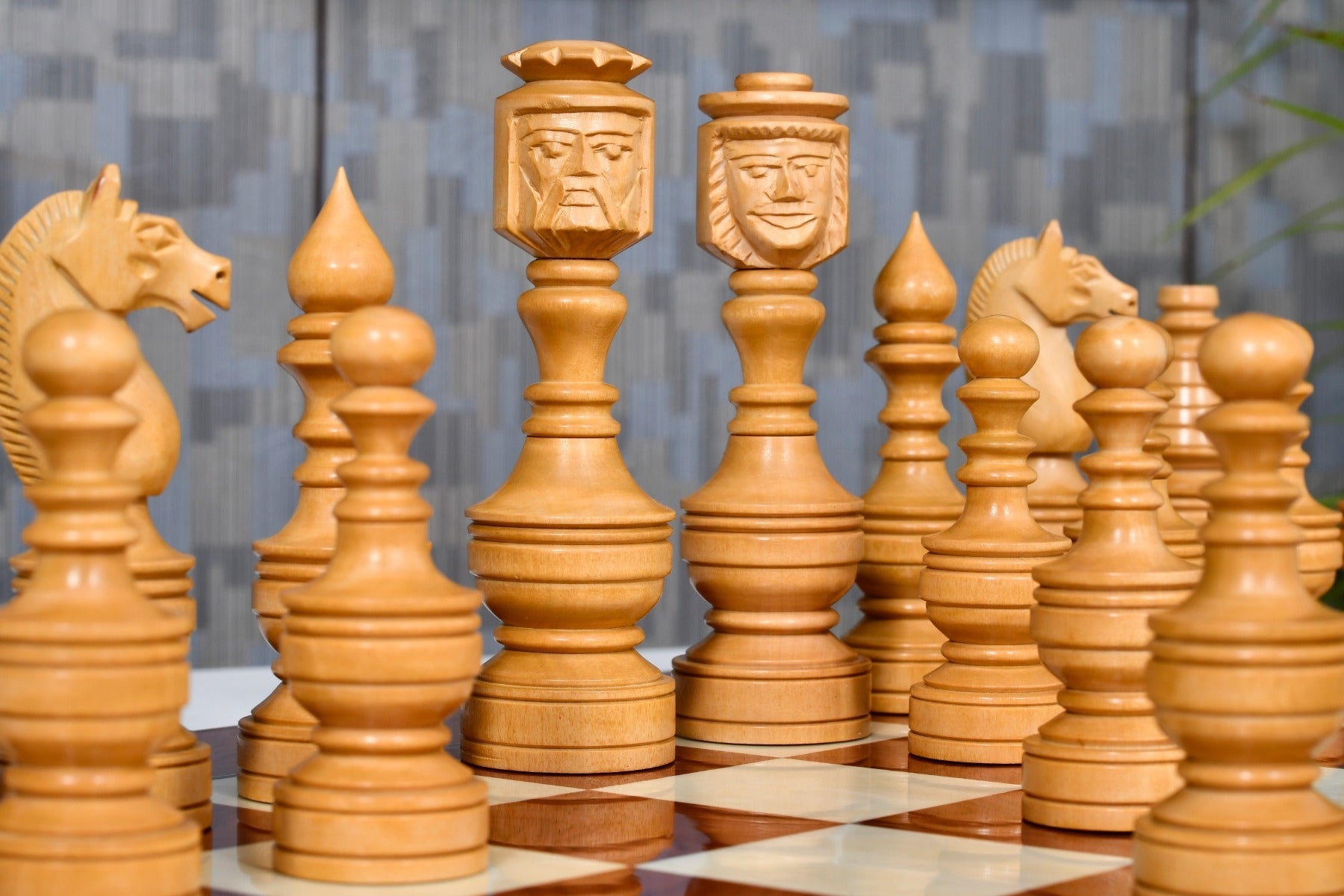 Semi gloss bud rosewood and boxwood chess pieces, 39mm king base