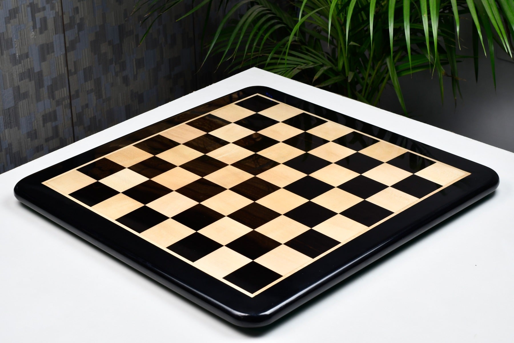 Ebony and maple chess board, 22mm edge view