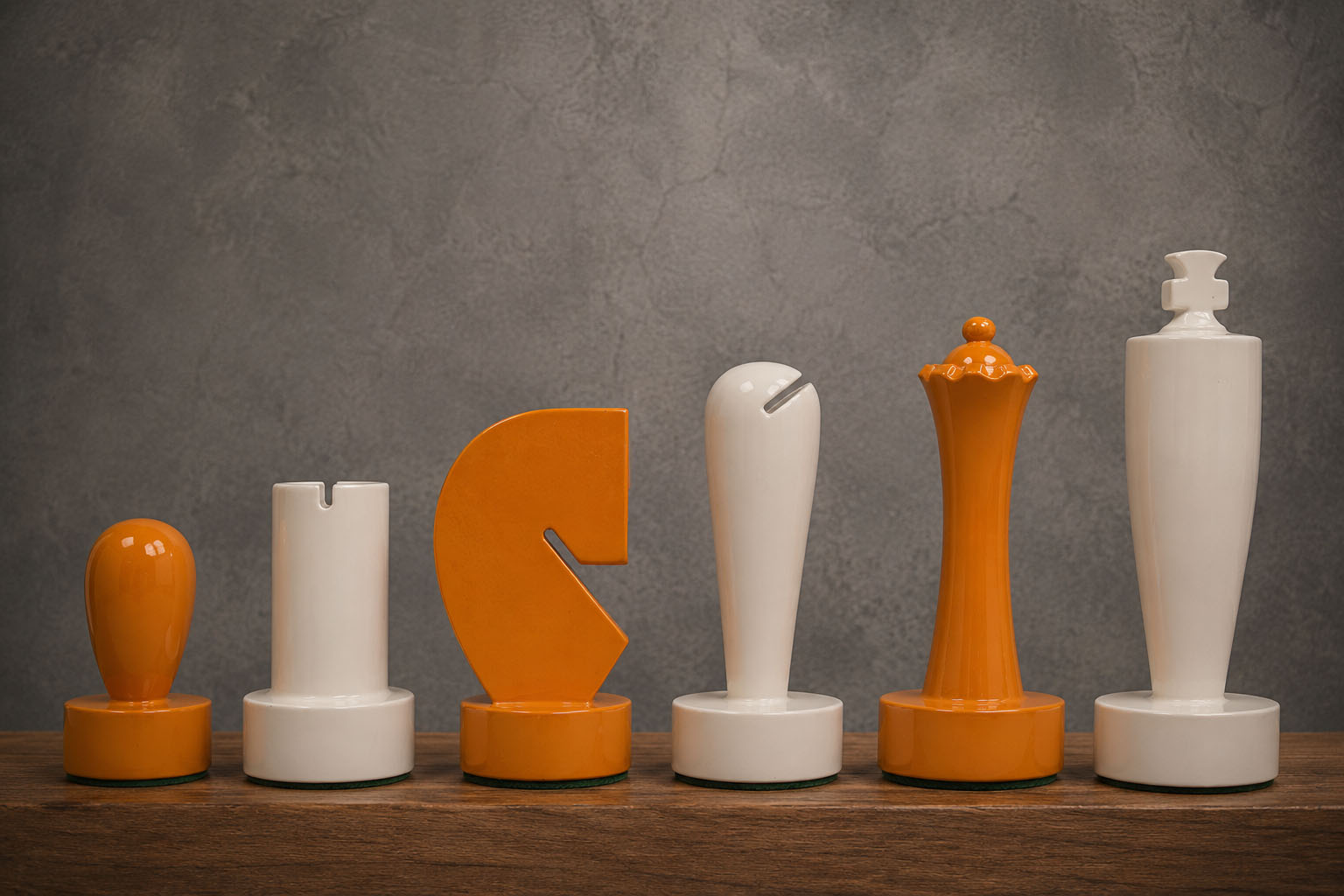 Sterling Chess Berliner Minimalist chess pieces in yellow and white painted boxwood, 95mm king