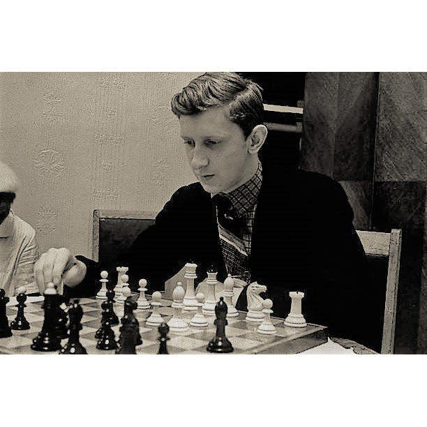 1940s' Soviet Reproduced Lacquered Boxwood 102mm Chess Pieces