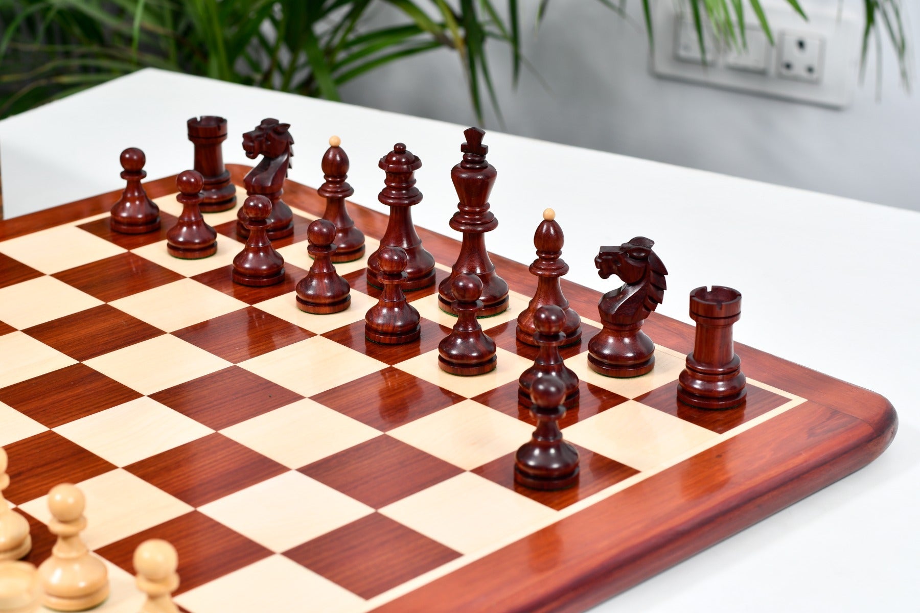 1950s Bohemia German chess pieces, bud rosewood and natural boxwood, hand carved in India