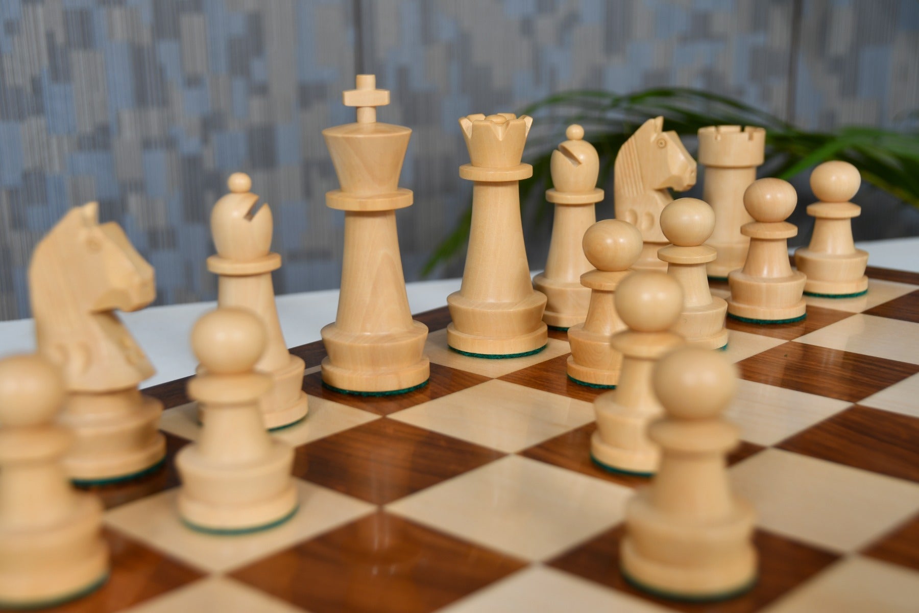 Championship Staunton chess set at 95mm, Sheesham pieces with the included board