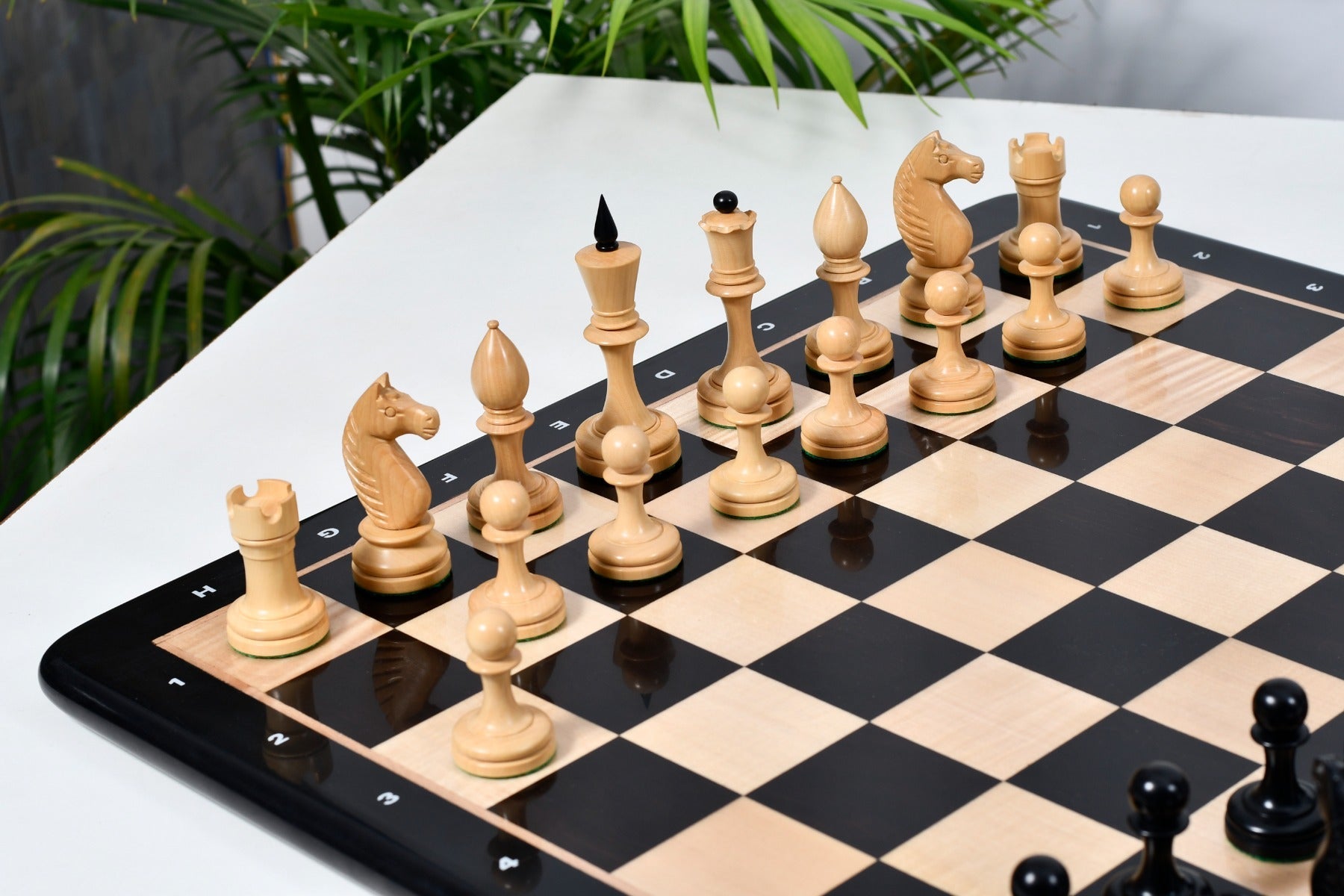 Hand carved knight detail on the Reproduction Averbakh 1949 Moscow Championship Boxwood chess pieces