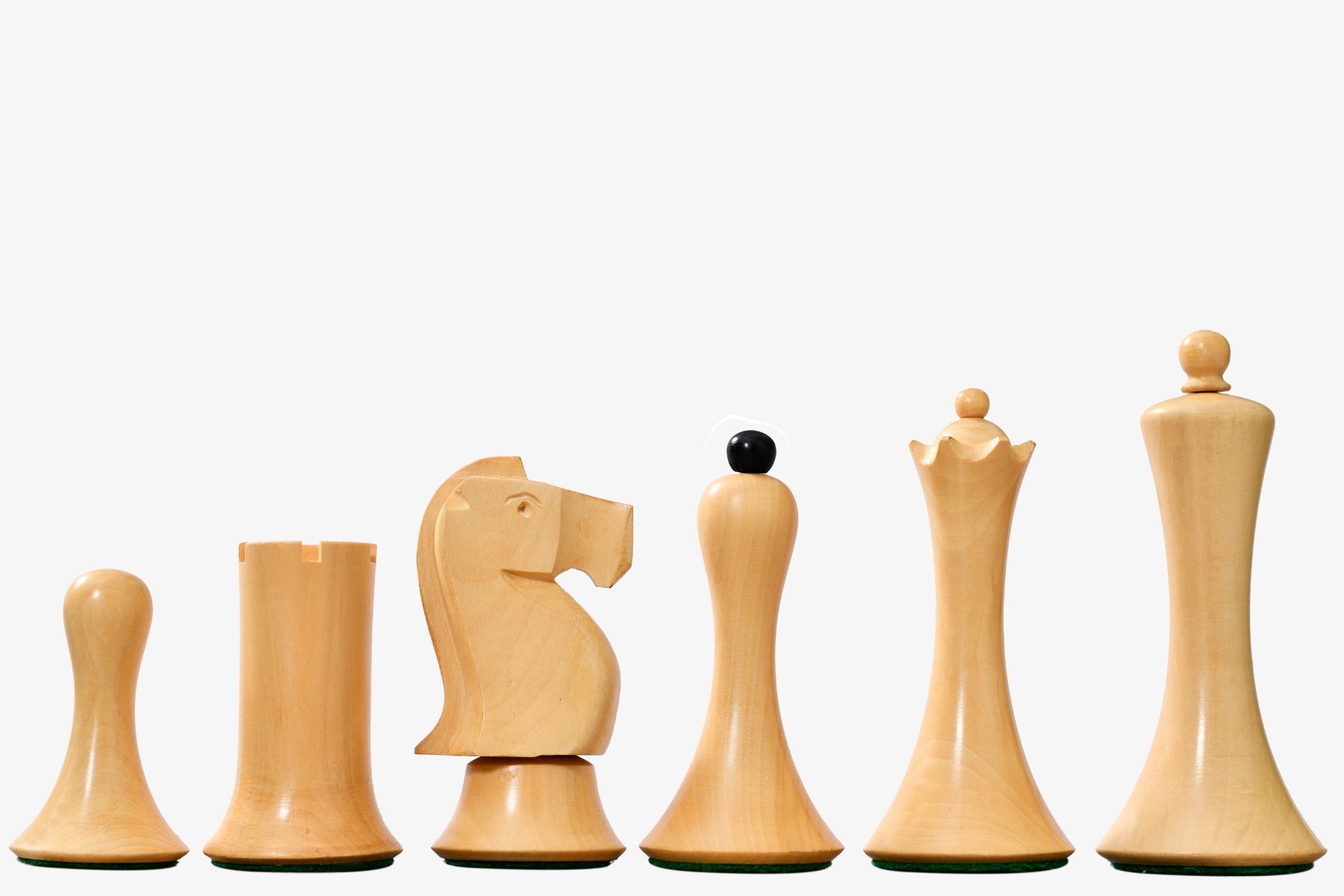 Ebonised chess pieces with a 93mm king and weighted felted bases