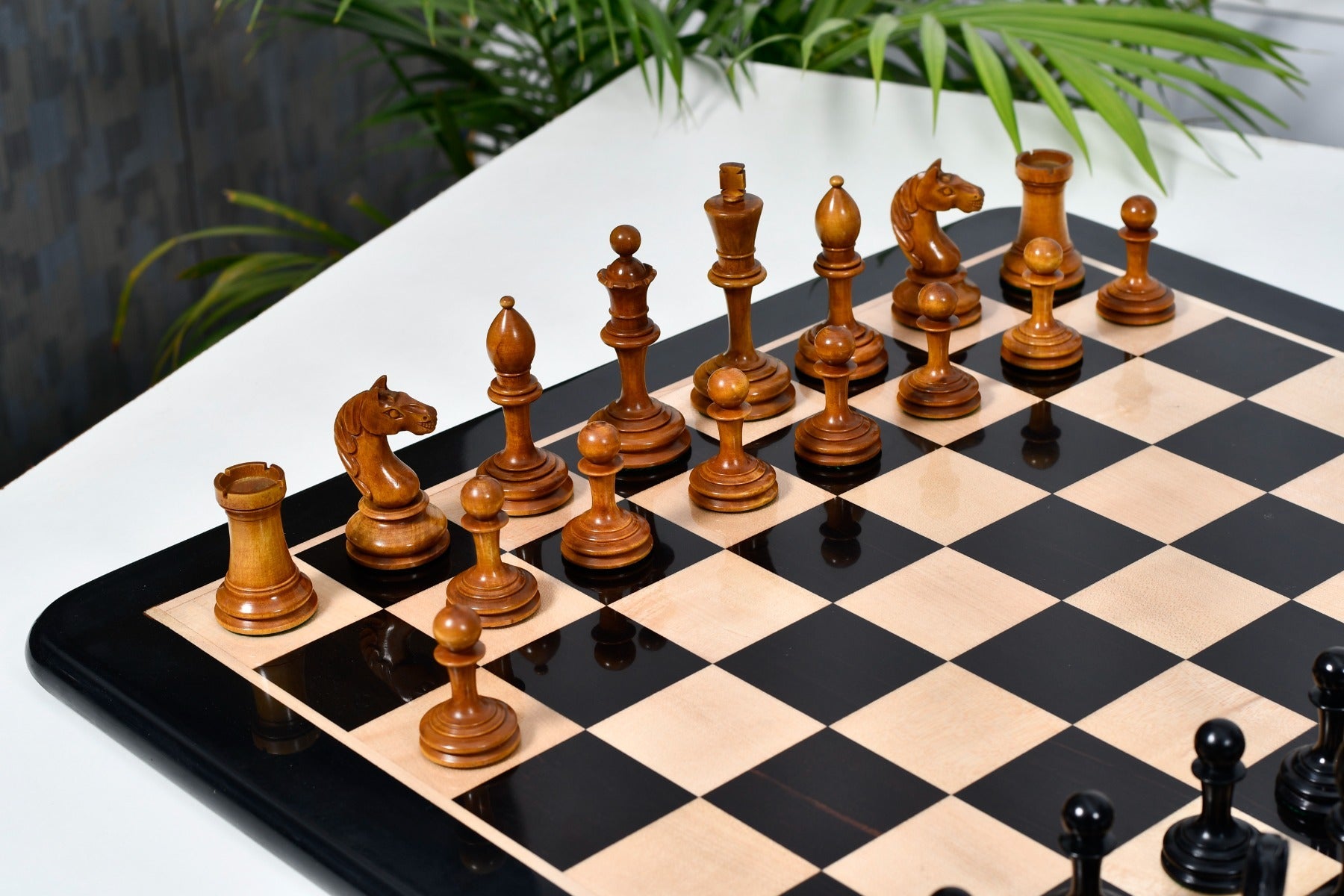 Full 34 piece 1933 Antonio Fabiano Botvinnik chess set in ebony and antique boxwood, Sterling Chess Australia