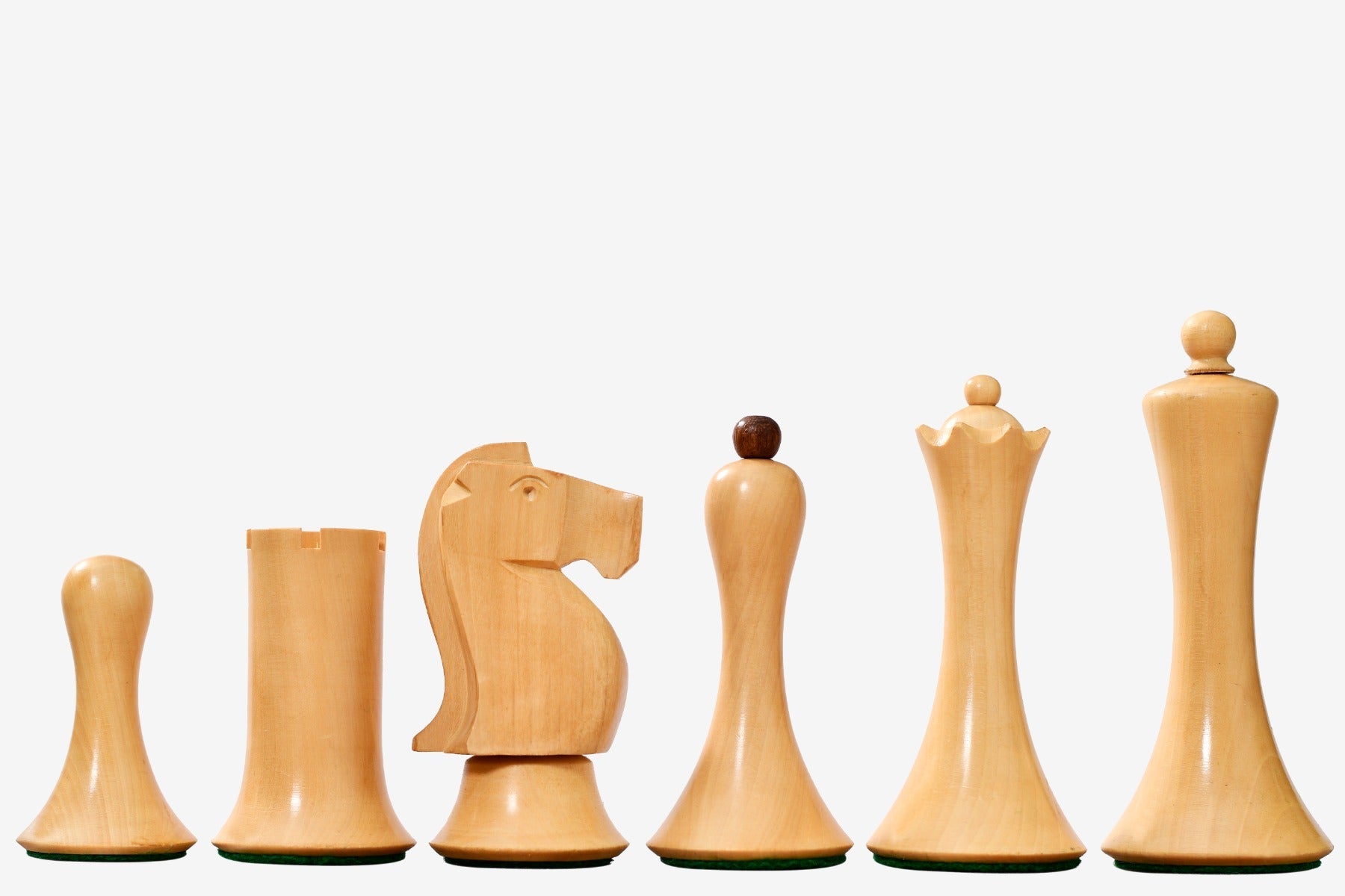 Sheesham chess pieces with a 93mm king and weighted felted bases