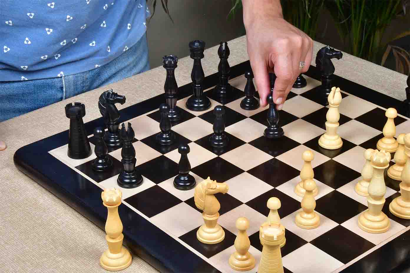 Full 34 piece Grand Divan chess pieces in genuine ebony and boxwood, Sterling Chess Australia