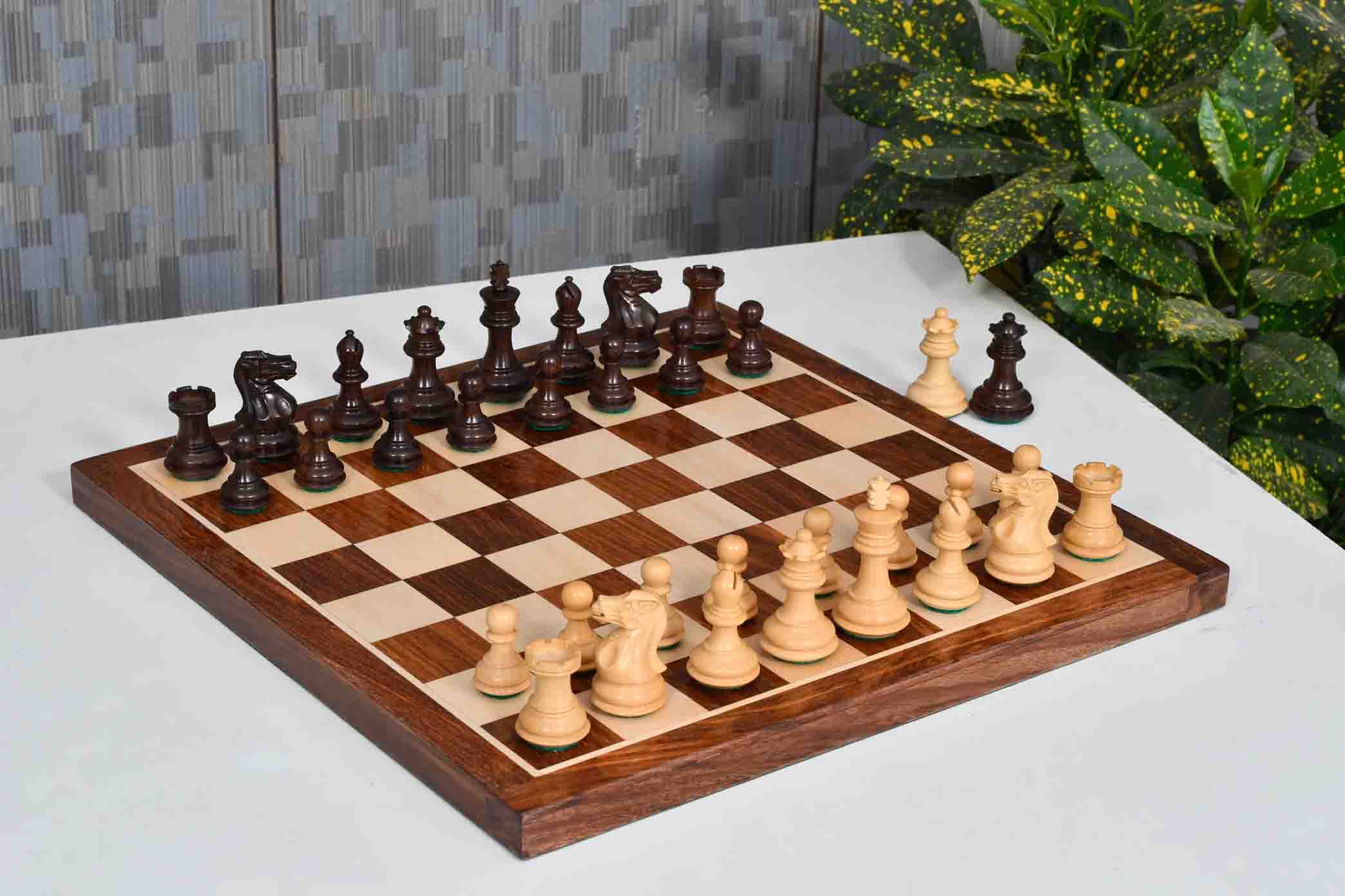 Collector Series 66mm Staunton chess pieces in natural boxwood and sheesham