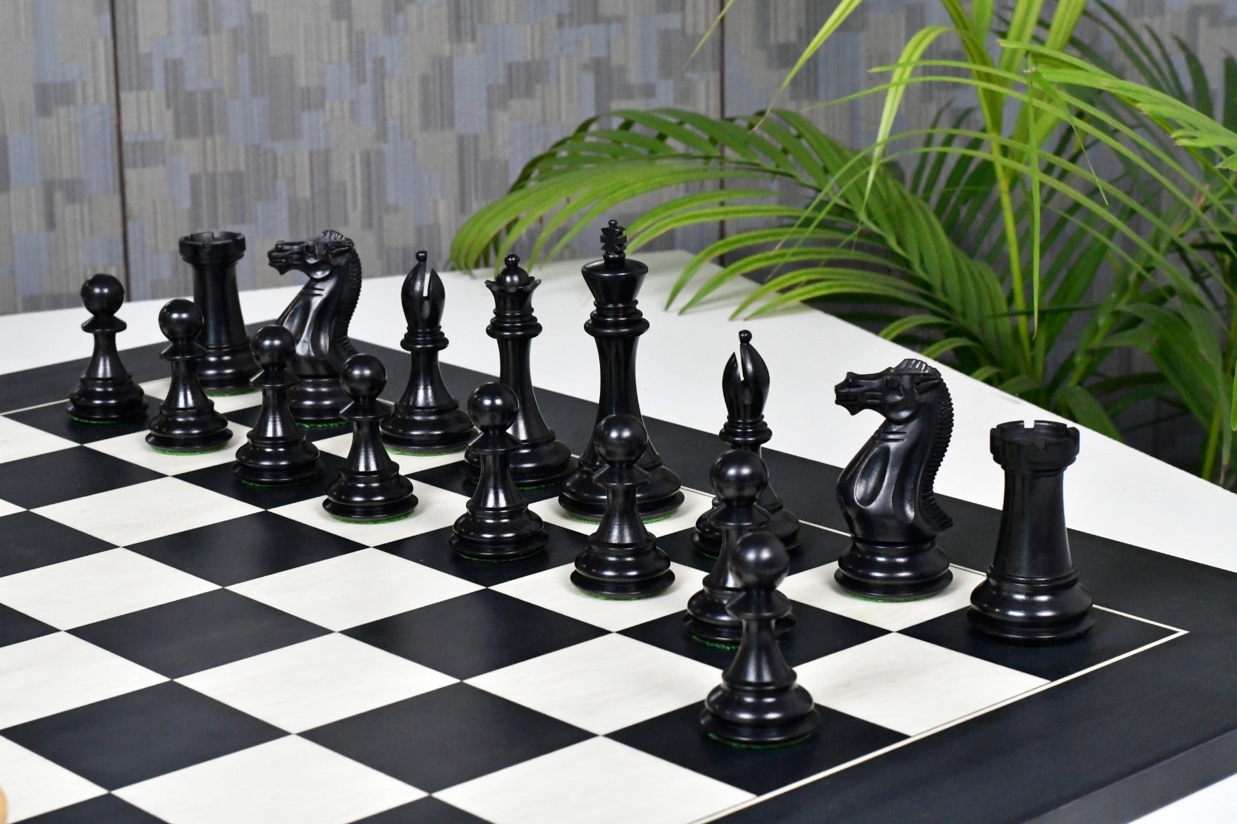 Dominator Staunton 4 inch king ebony chess set, Australia