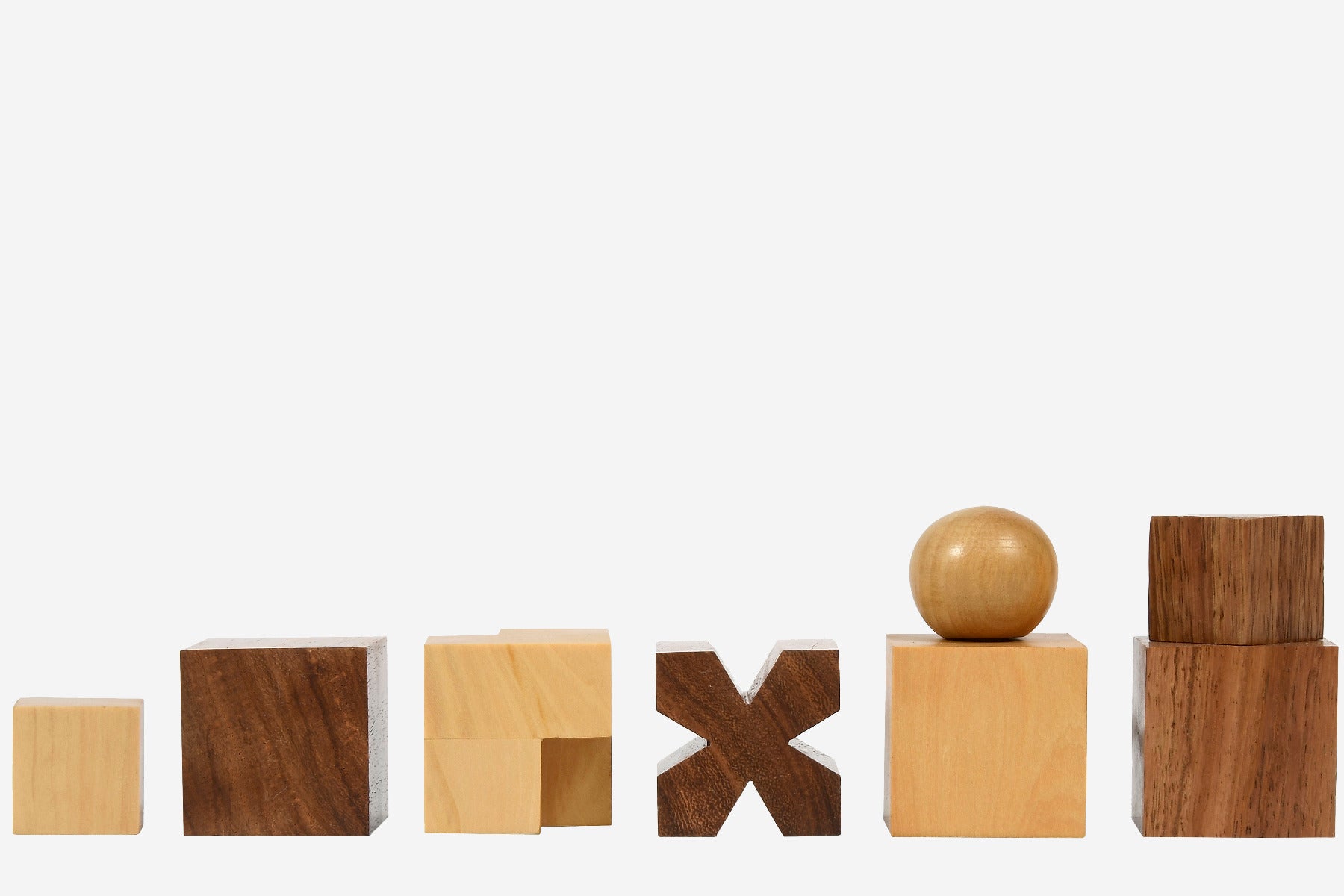 Sterling Chess 1924 Bauhaus Geometrical chess pieces in sheesham and boxwood, 49mm king