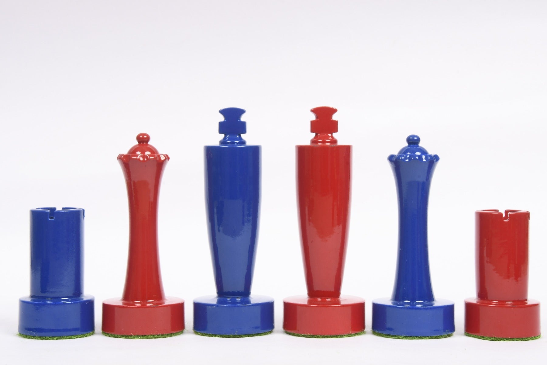 Full 34 piece Berliner Minimalist set in red and blue painted boxwood