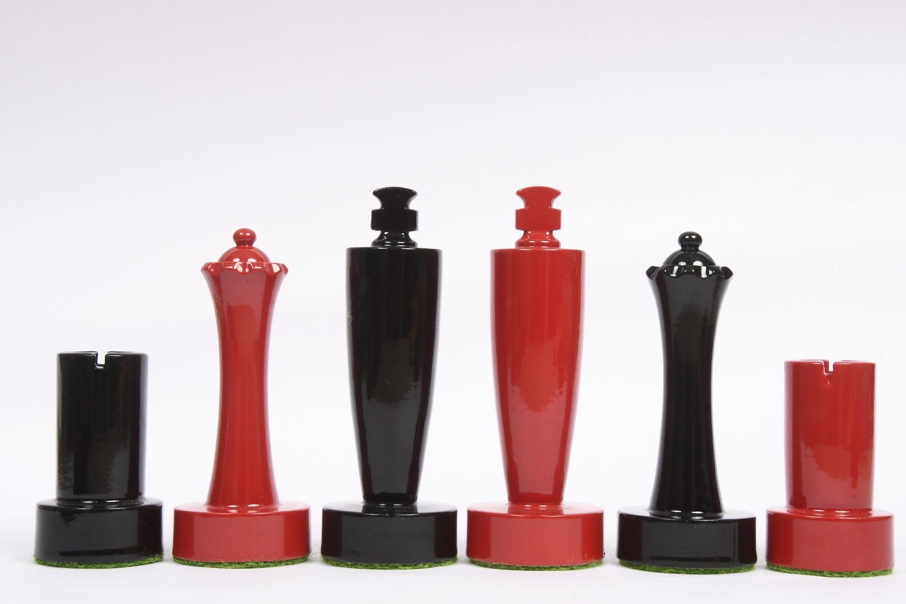 Full 34 piece Berliner Minimalist set in red and black painted boxwood