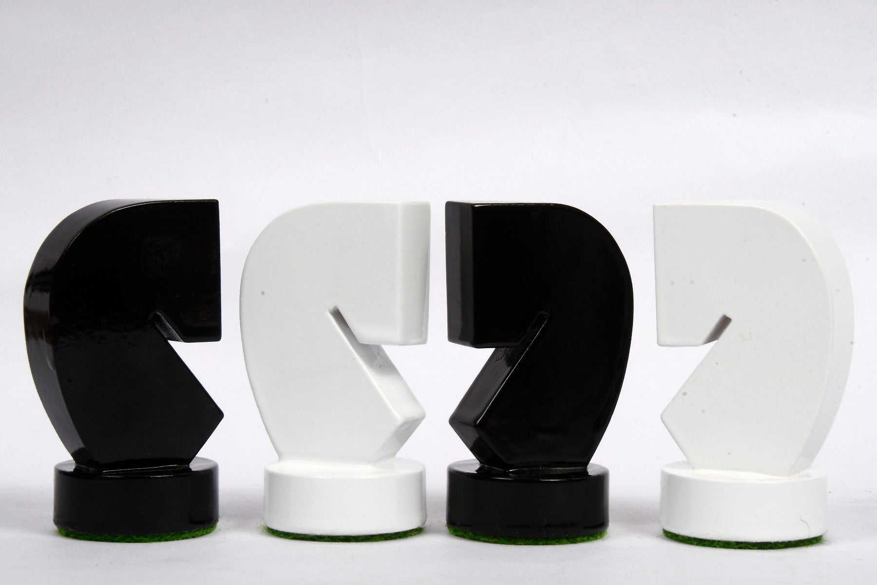 Full 34 piece Berliner Minimalist set in black and white painted boxwood