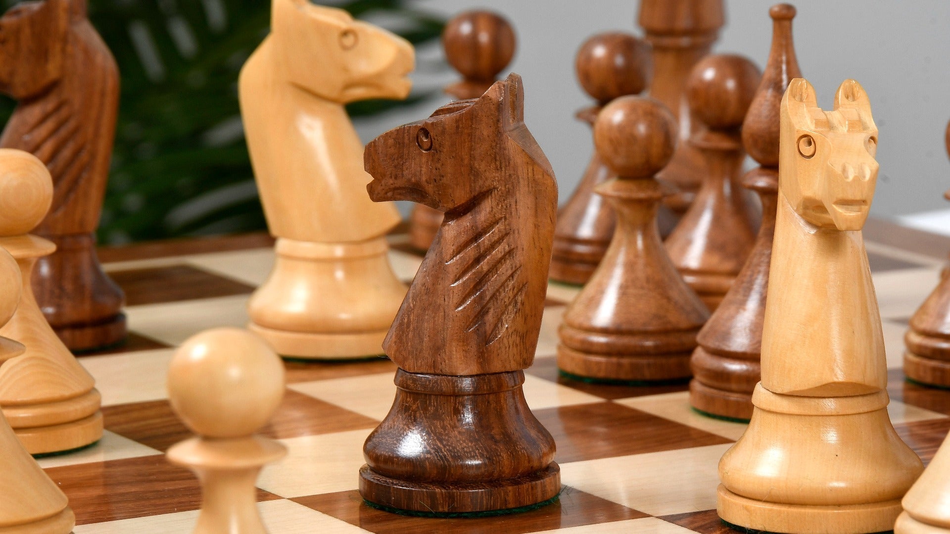 Soviet Baku 1961 reproduction chess pieces in sheesham, 34 chessmen, 103mm king