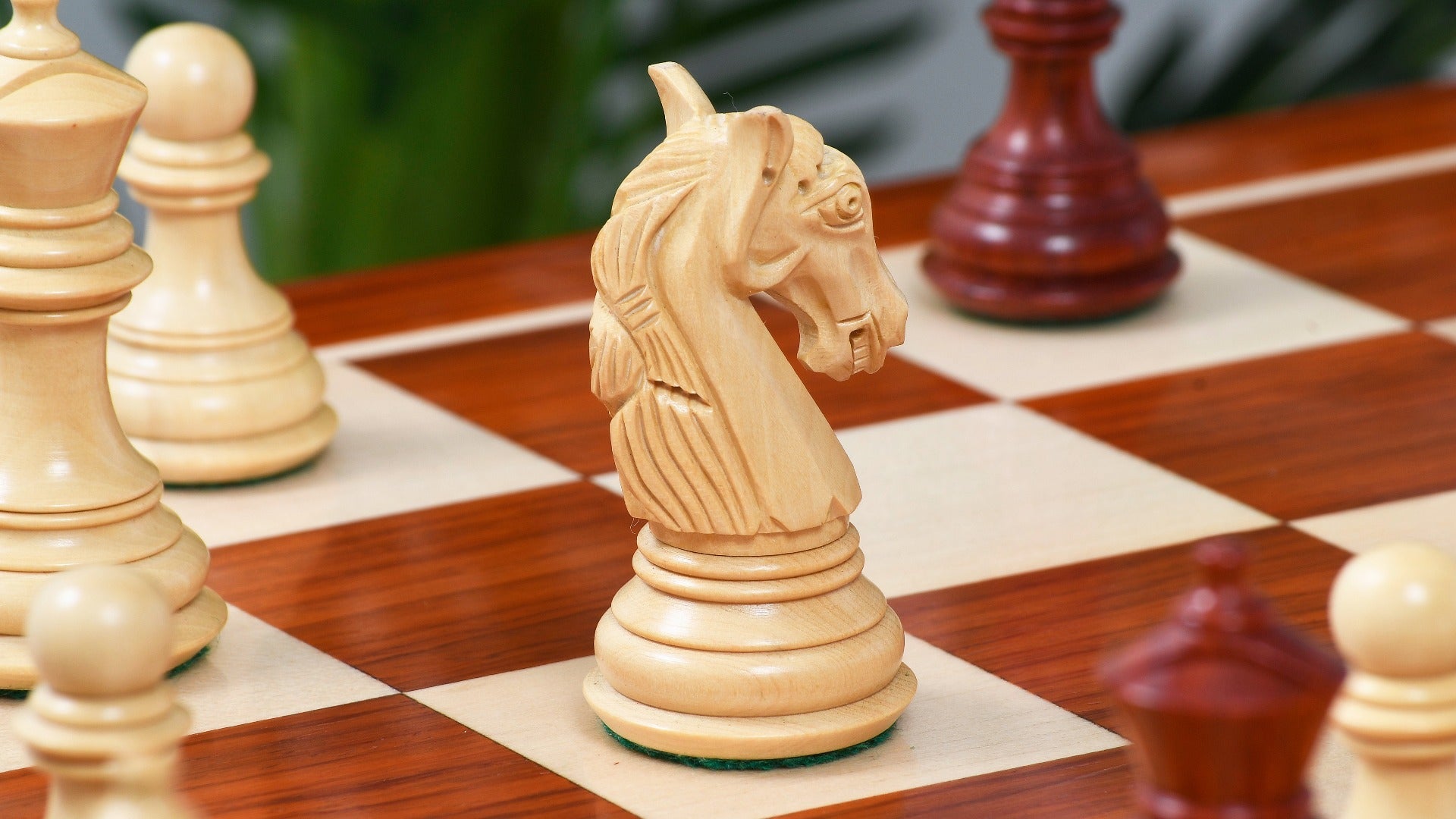 Full 34 piece New Colombian Staunton chess pieces in bud rosewood and boxwood, Sterling Chess Australia
