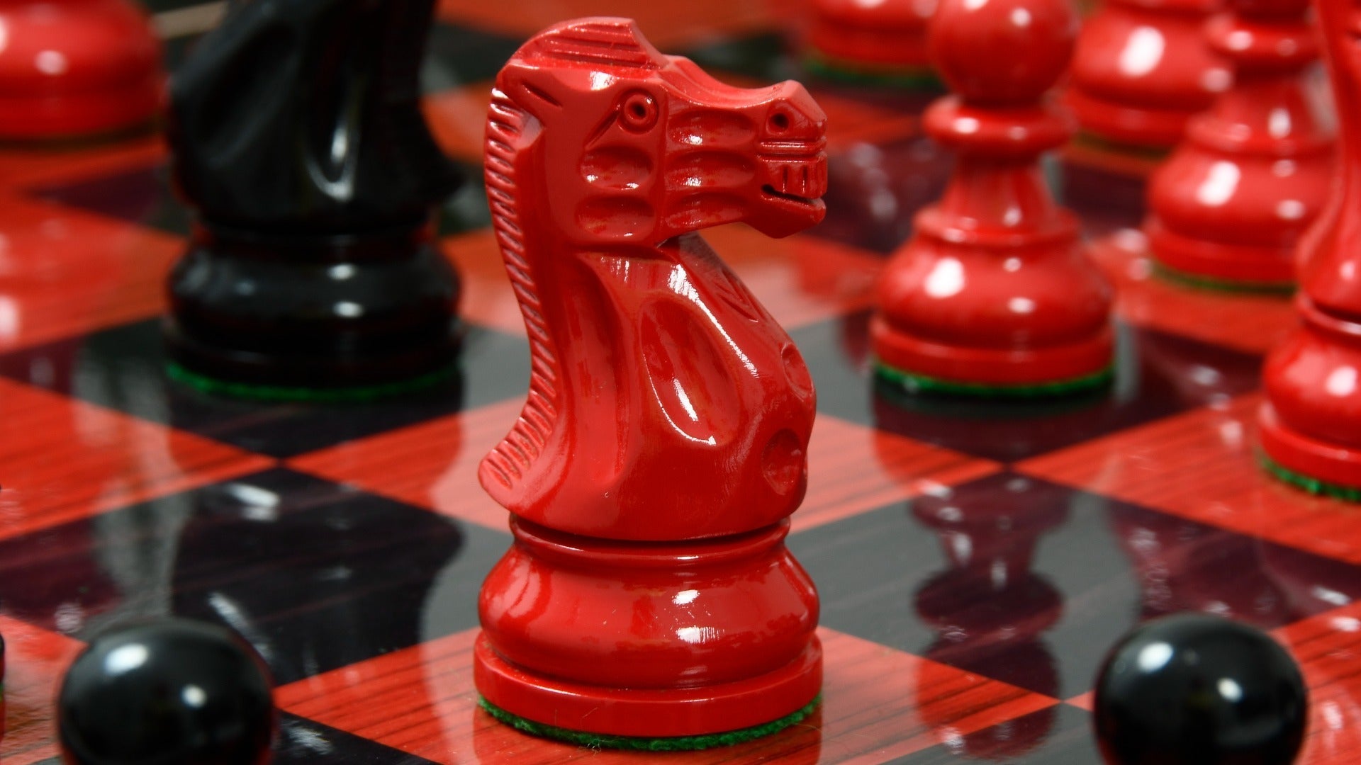 Smokey Staunton wooden chess pieces, 97mm king, Painted boxwood finish