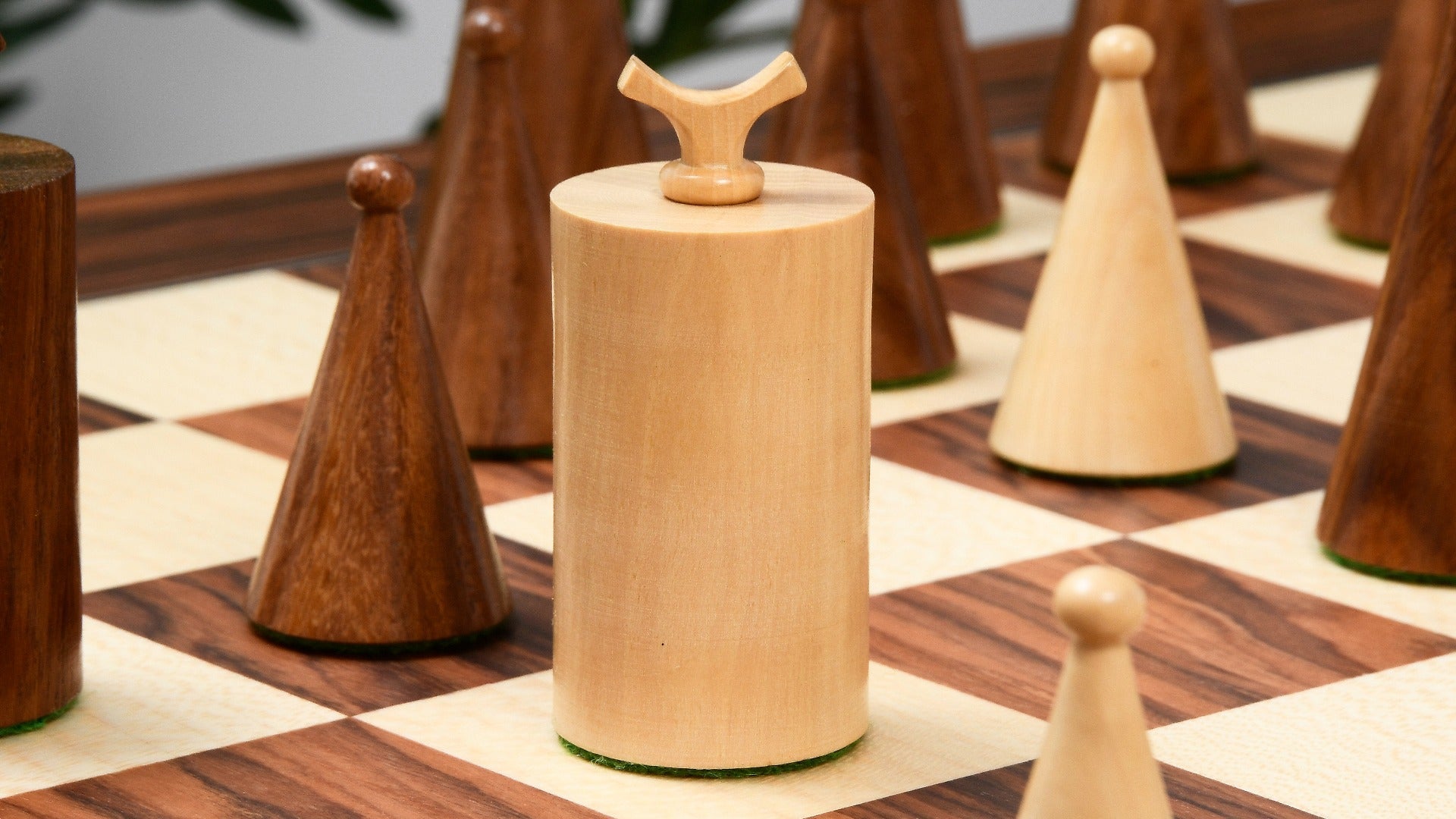 1940s Art Deco wooden chess pieces, 97mm king, Sheesham finish
