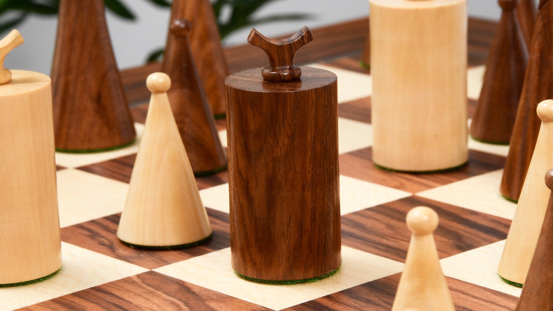 Full 34 piece 1940s Art Deco chess pieces in sheesham and boxwood, Sterling Chess Australia