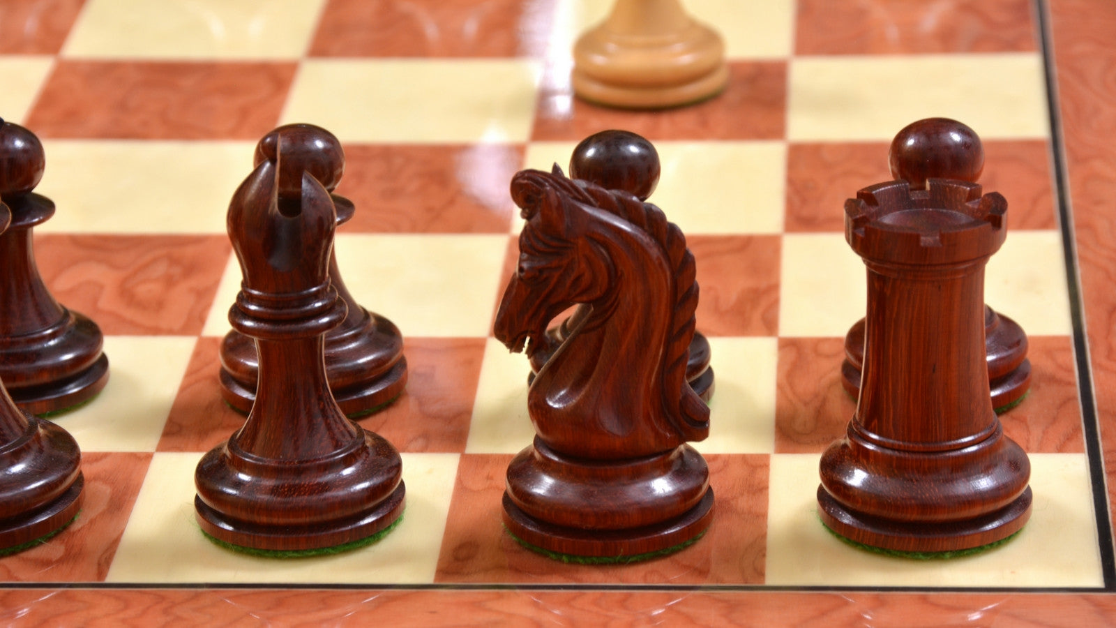 Imperial Collector Sinquefield Cup 2014 chess set, 96mm king, Bud rosewood finish with its 55cm red ash burl and maple board