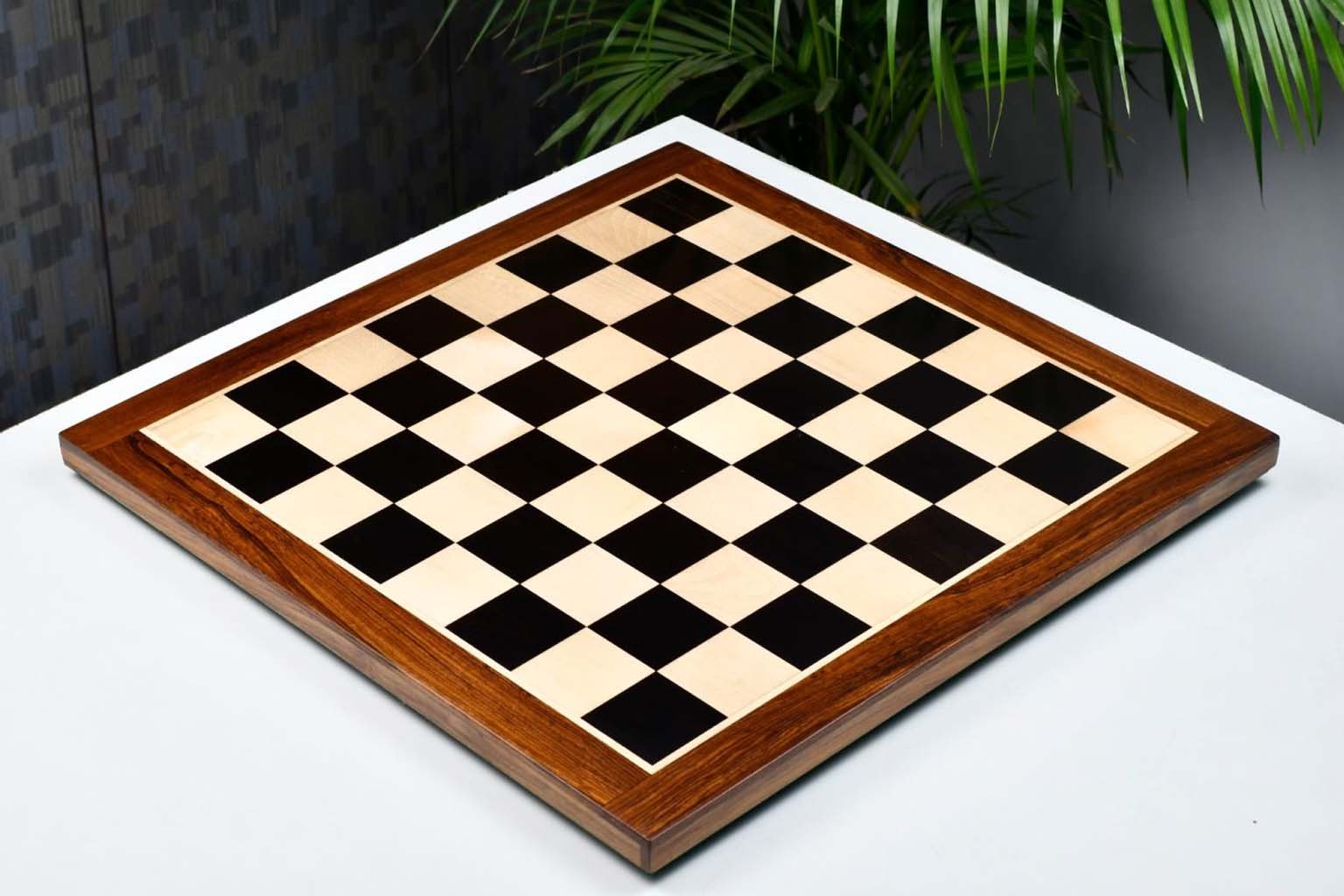 Sheesham border chess board, close detail of the frame