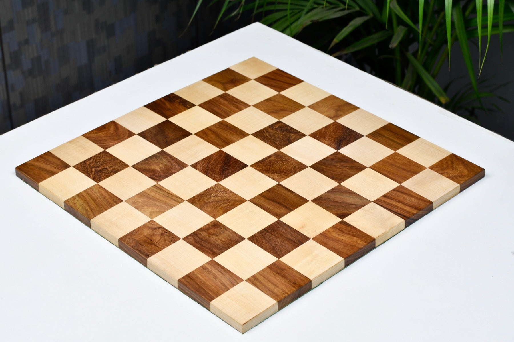 Sheesham and maple folding chess board, close detail of the grain
