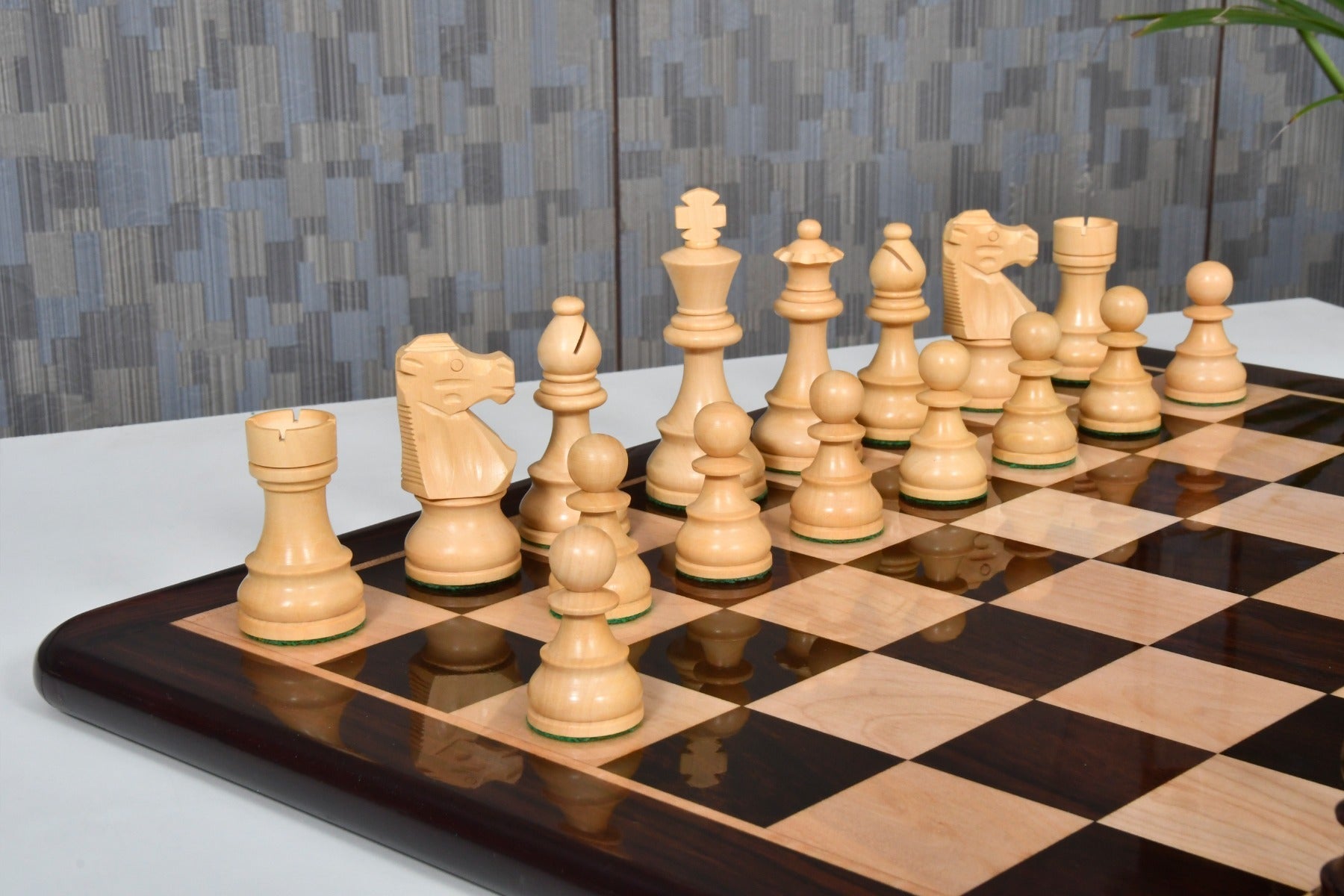French Lardy 95mm chess pieces in Indian rosewood and boxwood