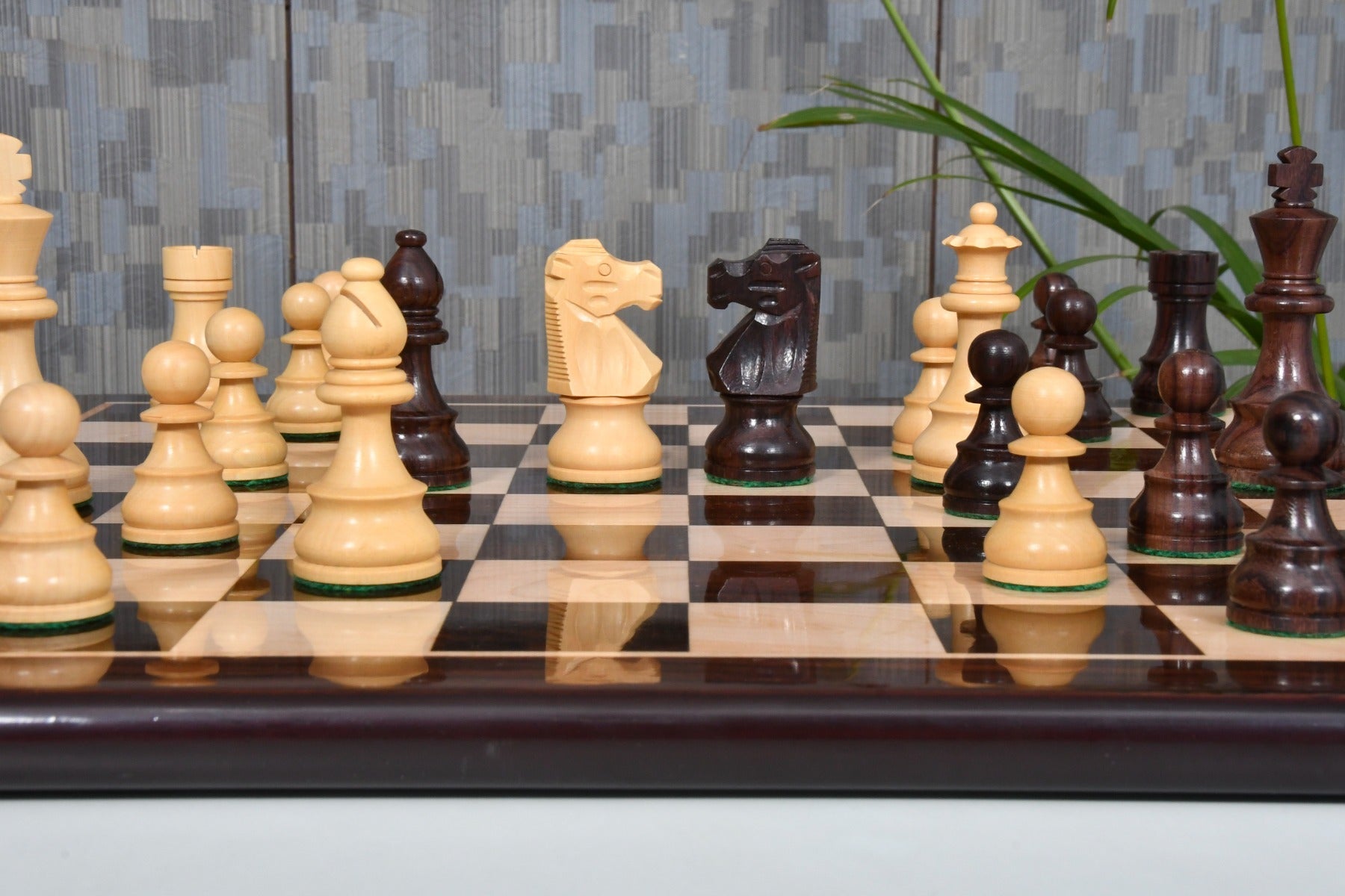 Reproduction French Lardy chess set, 34 pieces with a 20 inch board