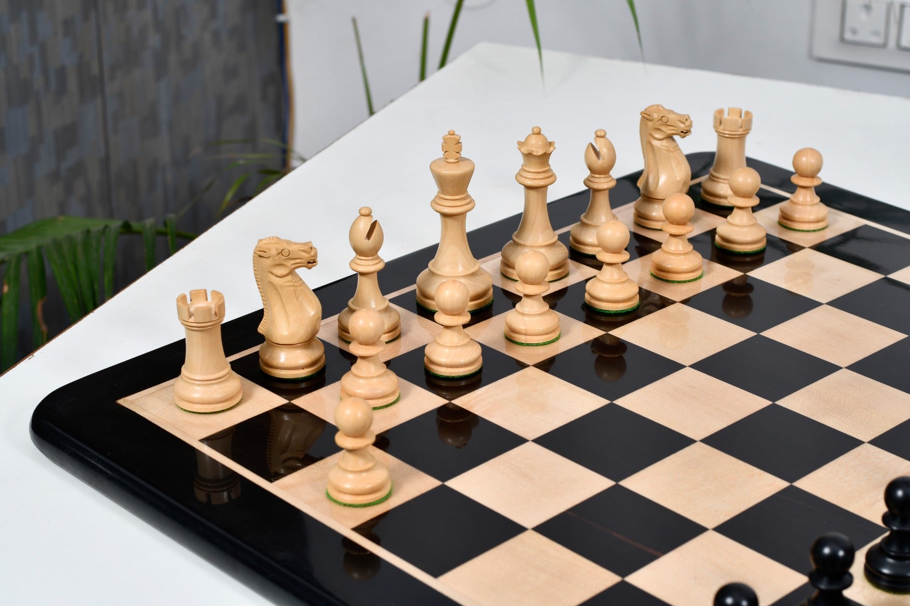 Grandmaster Staunton wooden chess pieces, 95mm king, Ebonised finish