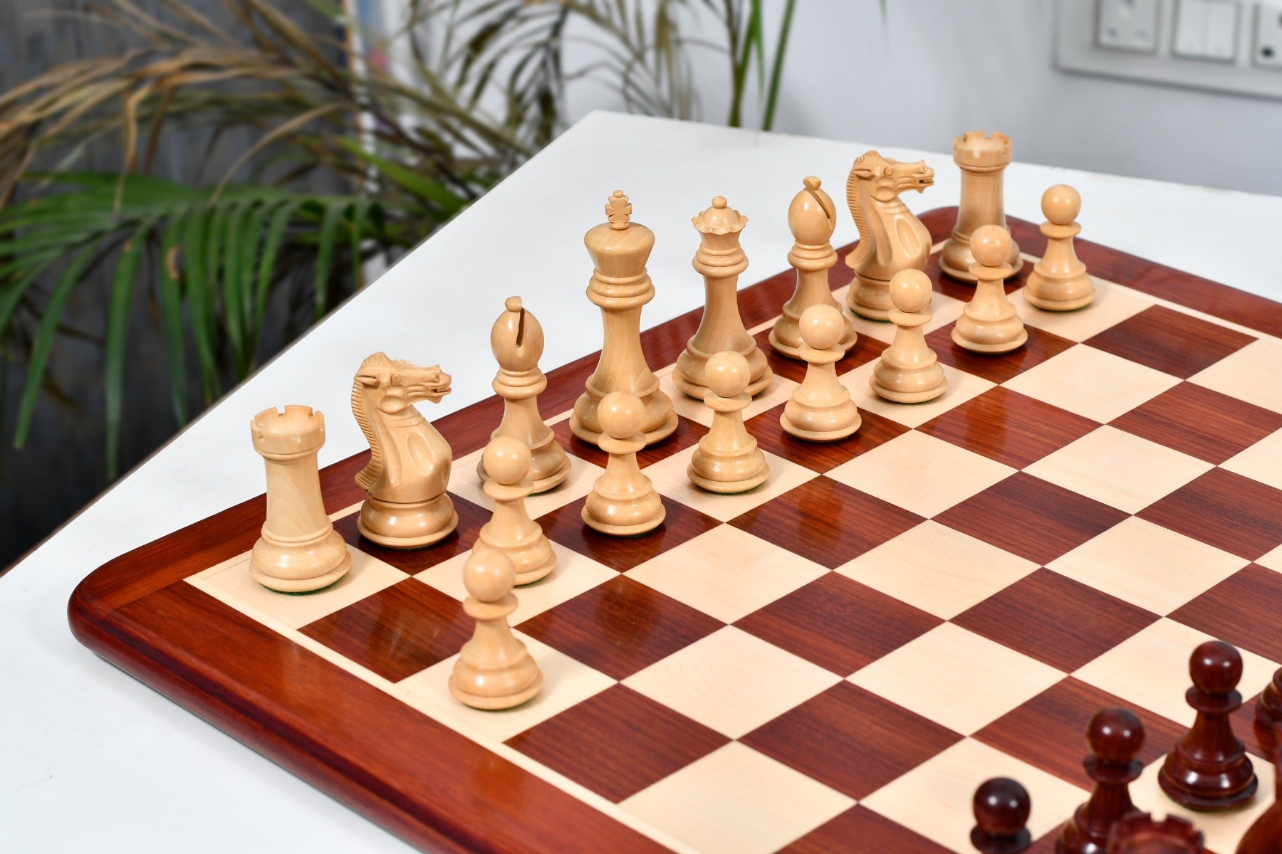 Full 34 piece Honour of Staunton chess set in bud rosewood and boxwood, Sterling Chess Australia