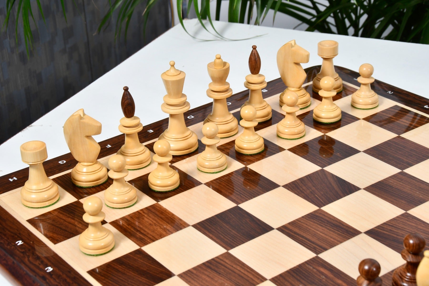 Reproduced Hungarian wooden chess pieces, 100mm king, Sheesham finish