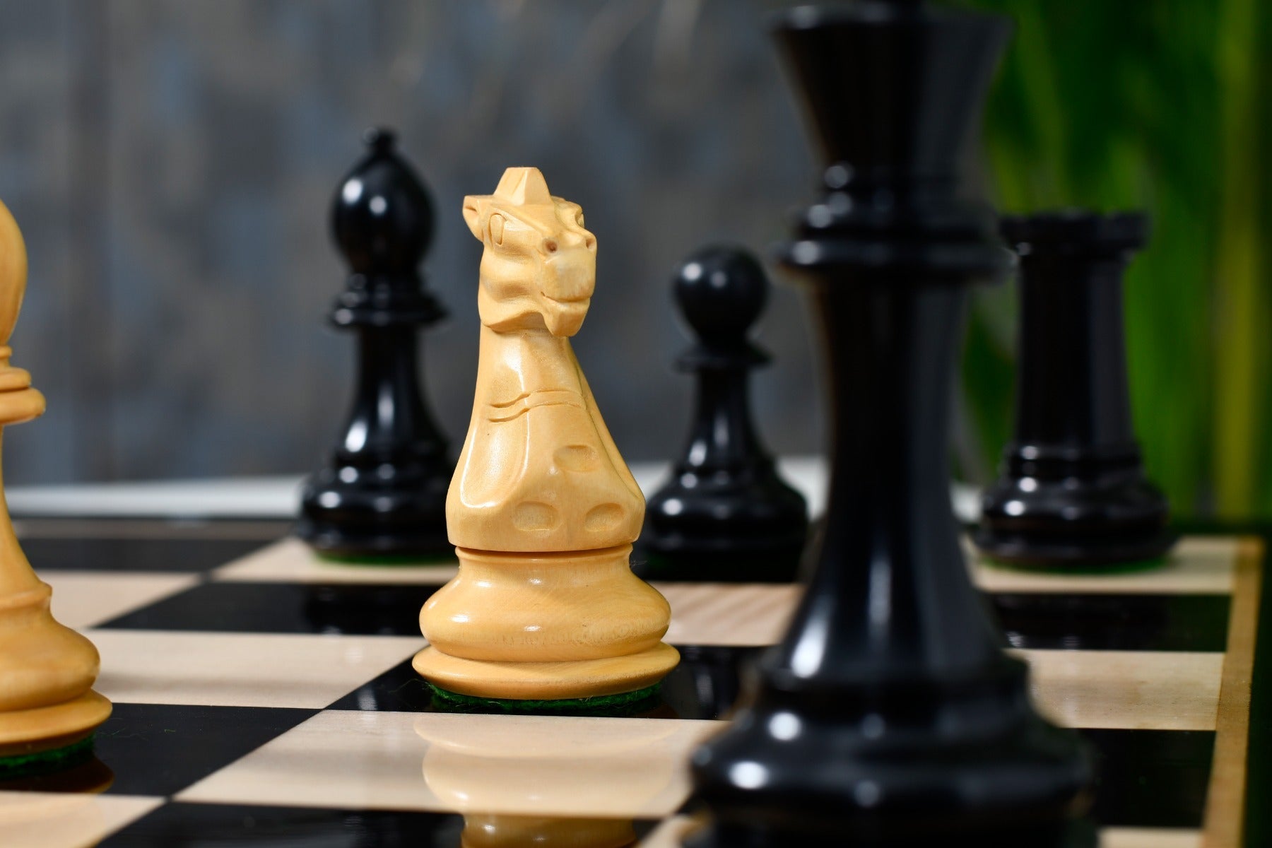 Full 34 piece Old Romeo Staunton chess pieces in genuine ebony and boxwood, Sterling Chess Australia