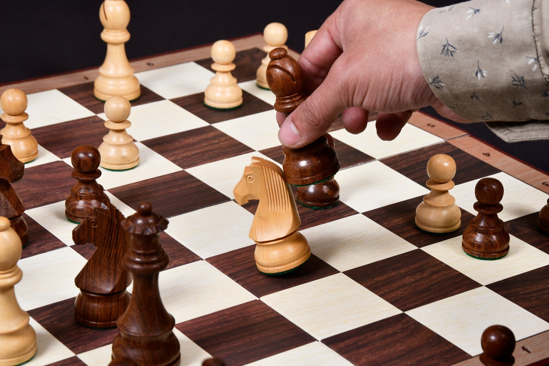 Full Tournament German Knight chess set with its 48cm folding notation board, Sterling Chess Australia