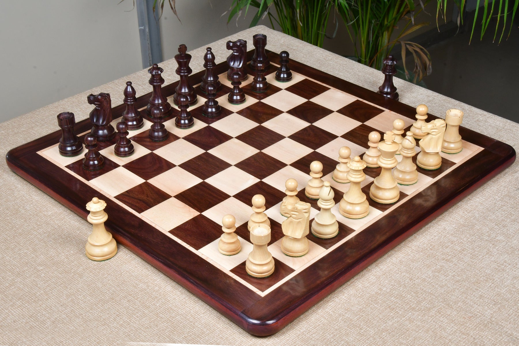 Indian rosewood and boxwood reproduction French Lardy chess pieces, 34 piece roster