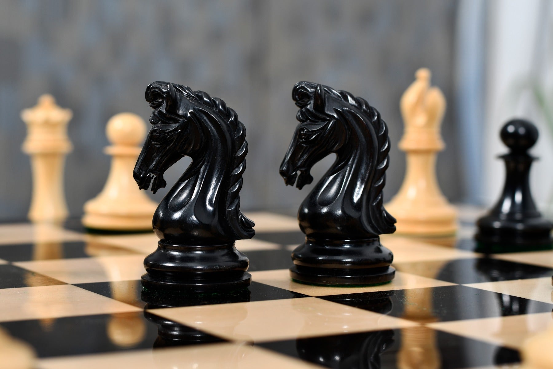 Reproduction Imperial Collector Sinquefield Cup 2014 Ebony chess pieces, weighted with green felt bases