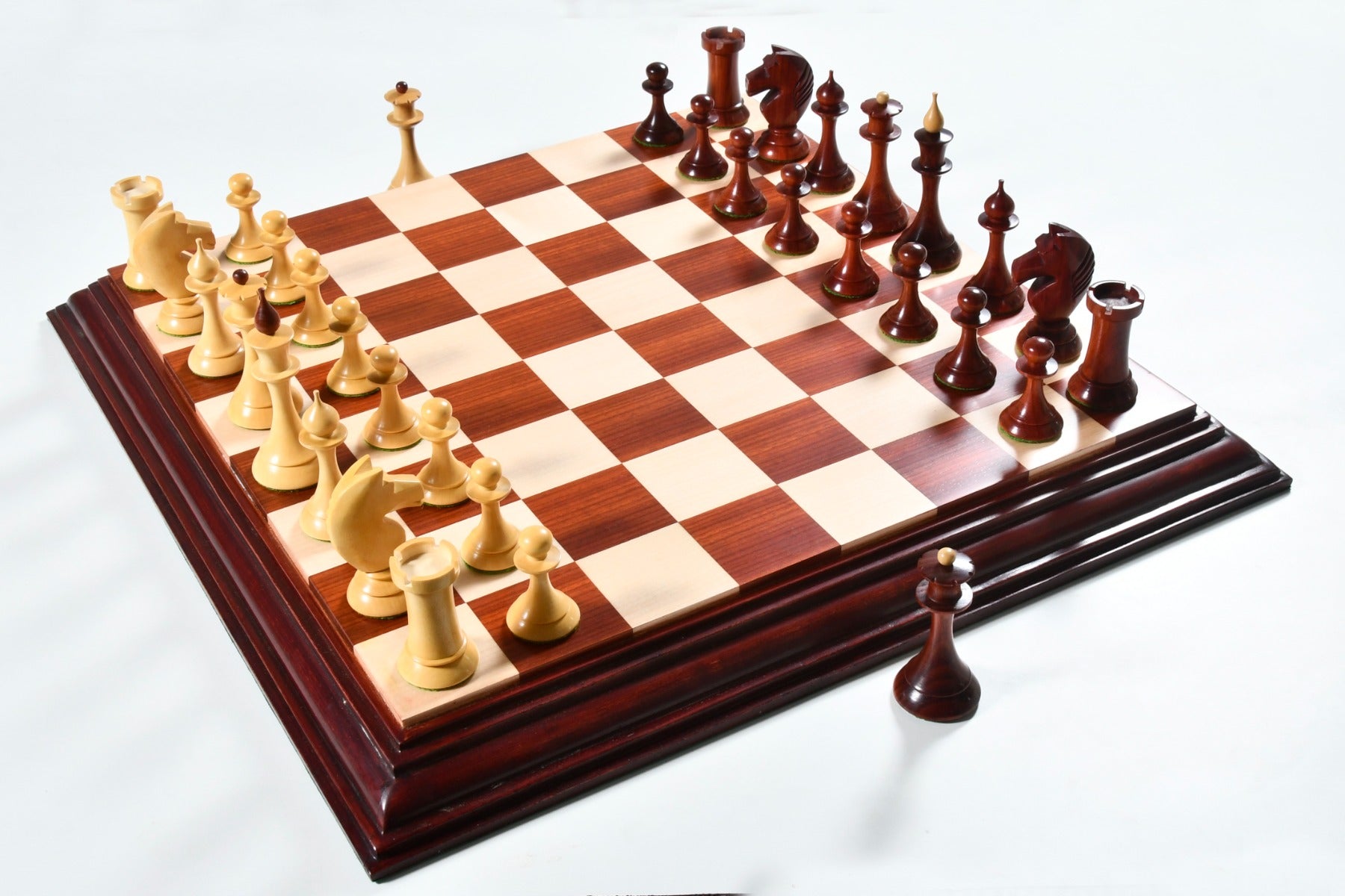 Bud Rosewood wooden chess pieces, 106mm king, Sterling Chess Australia