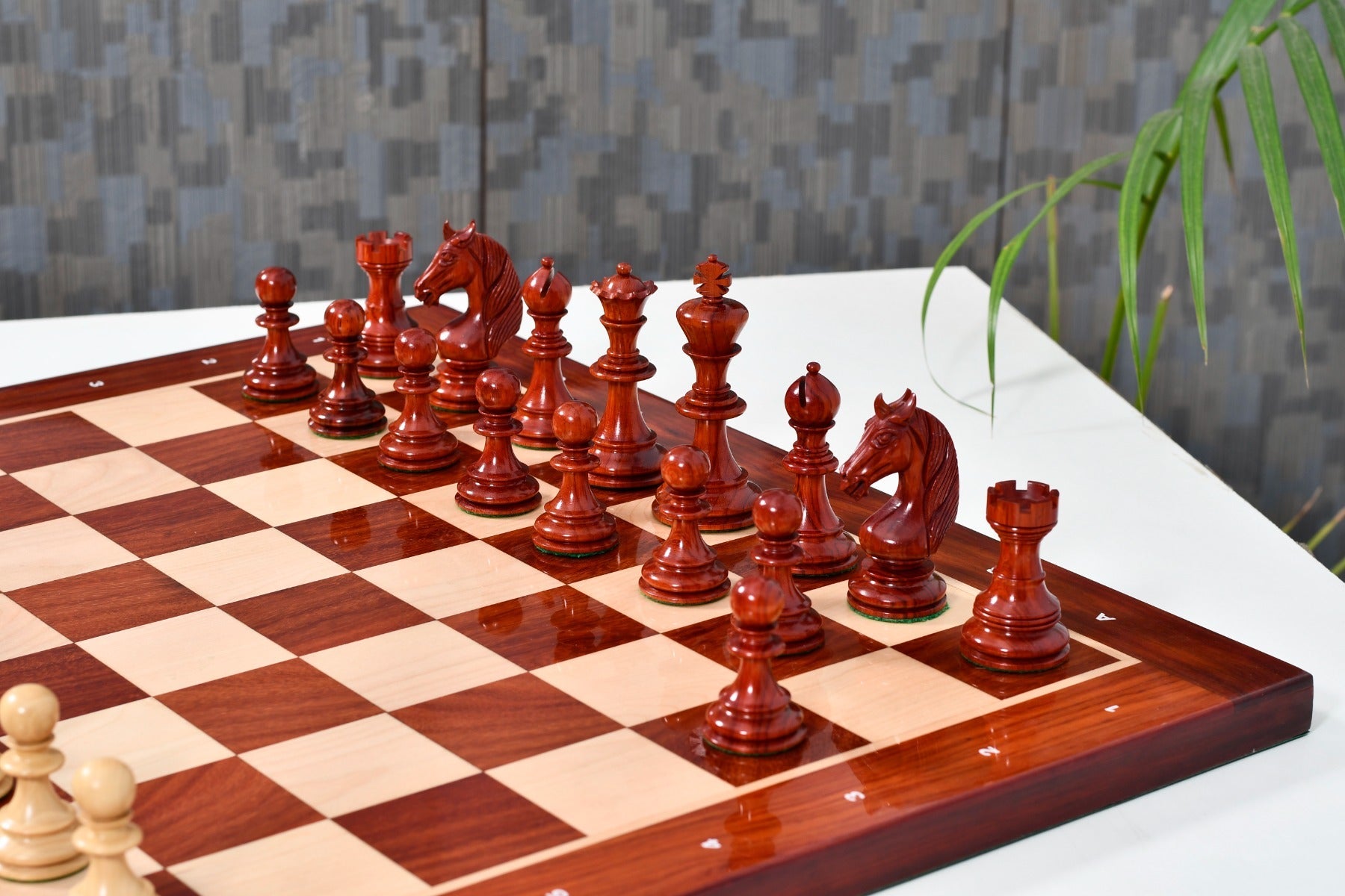 Monarch's Gambit wooden chess pieces, 111mm king, Bud Rosewood finish