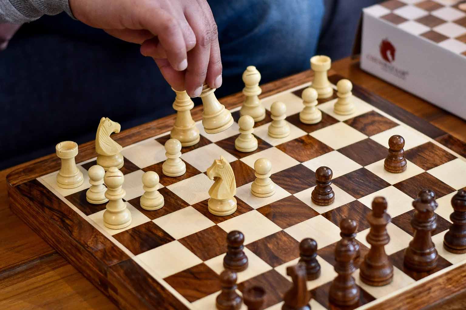 Lacquered sheesham and maple magnetic travel chess set, 2.75 inch king