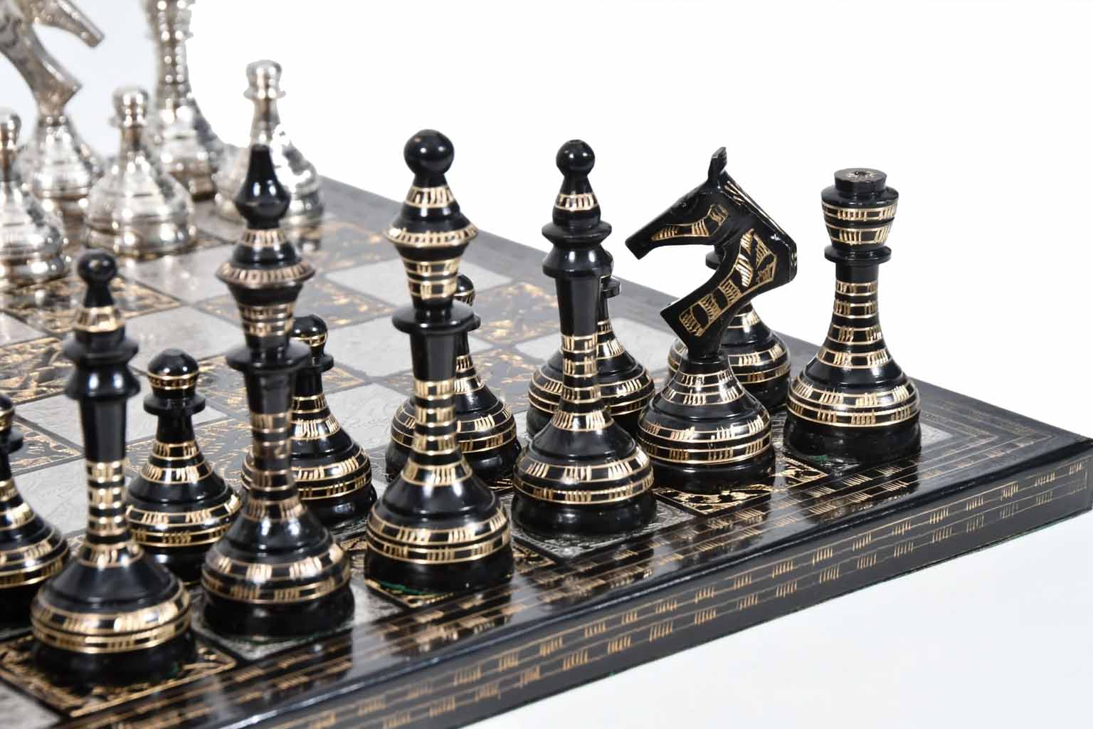 Brass Metal Luxury chess set, shiny silver and black, 32 pieces with board