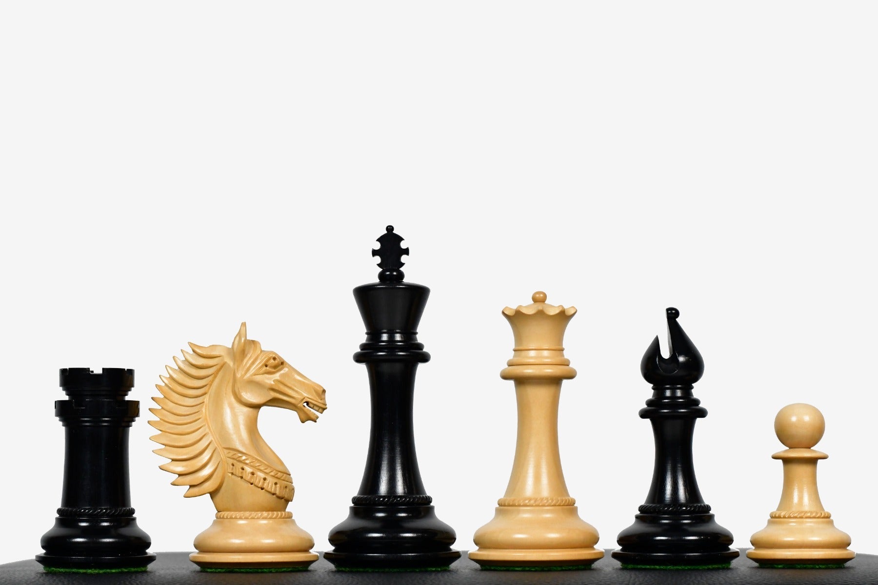 CB Mustang chess set with 60cm black anigre and maple board