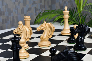 Ebony and boxwood CB Mustang chess pieces, 4.44 inch king
