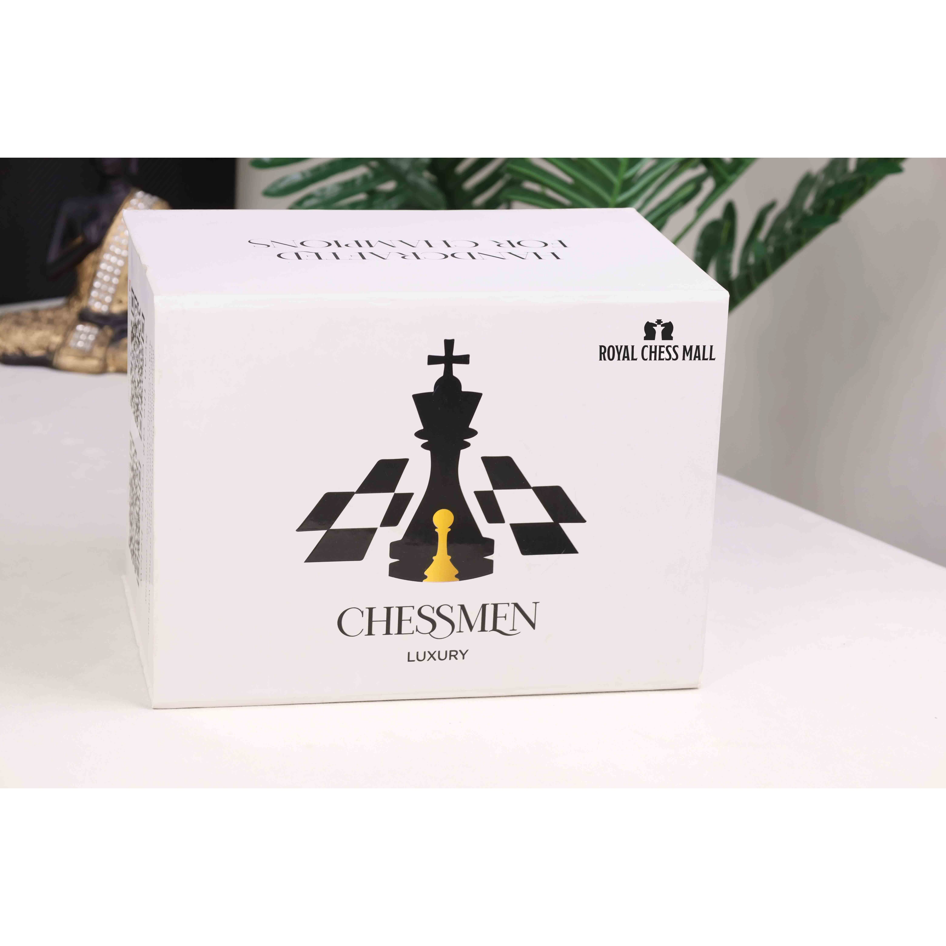 34 piece chessmen set in Ebony Wood and Boxwood