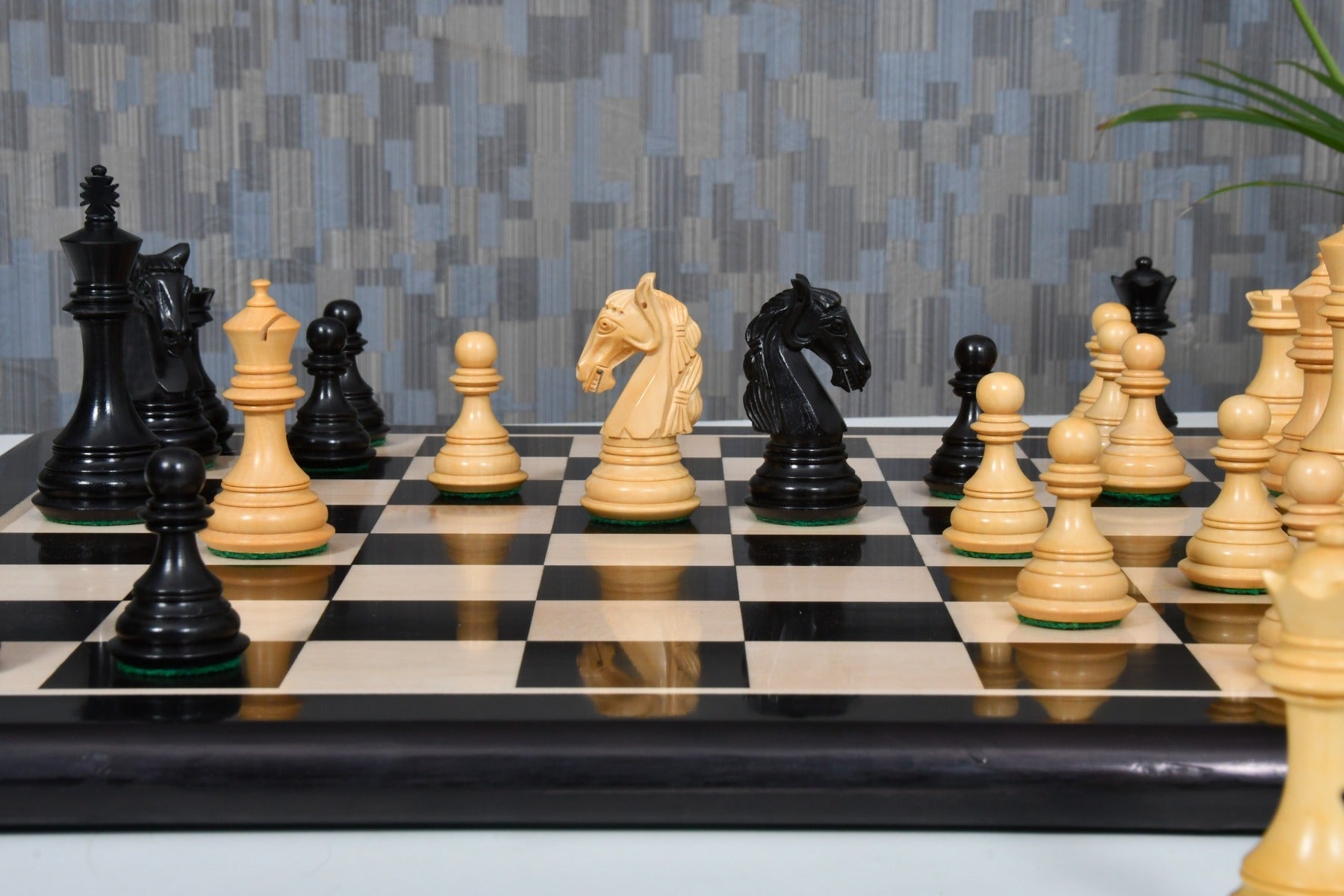 New Colombian Staunton ebony pieces with two spare queens