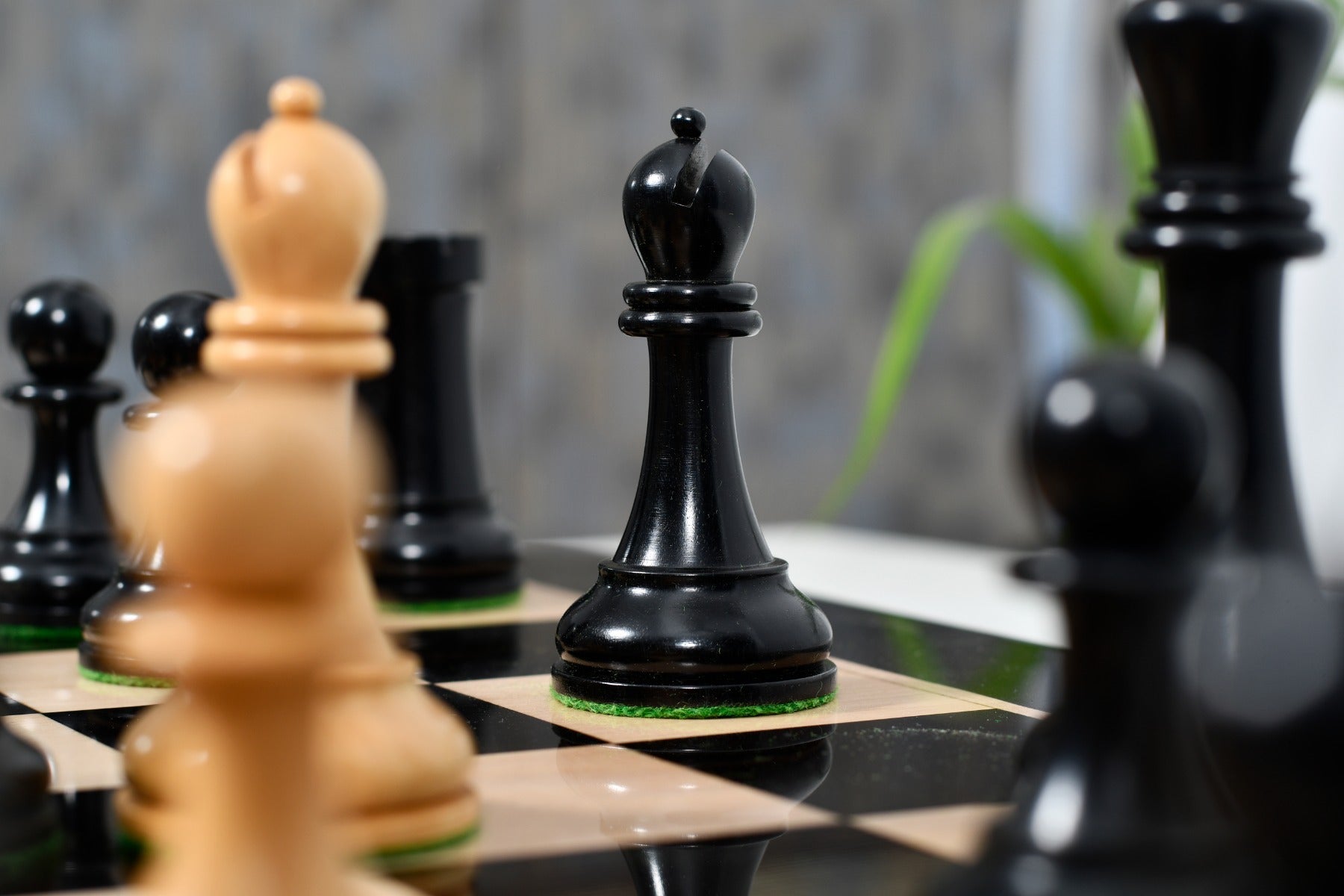 Full 34 piece 1963 1966 Piatigorsky Cup chess pieces in genuine ebony and boxwood, Sterling Chess Australia